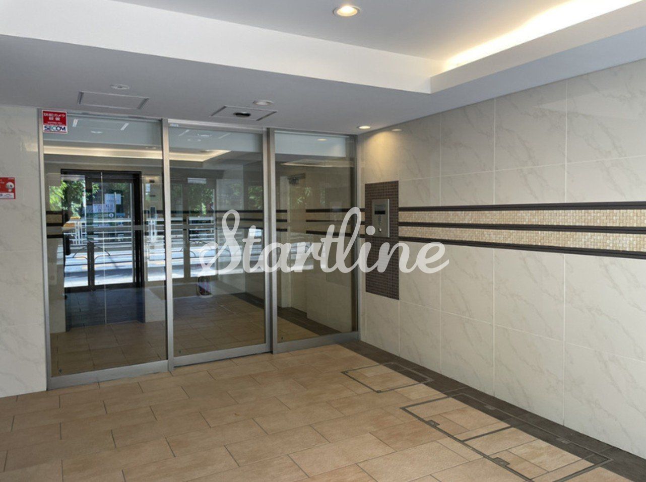 建物エントランス