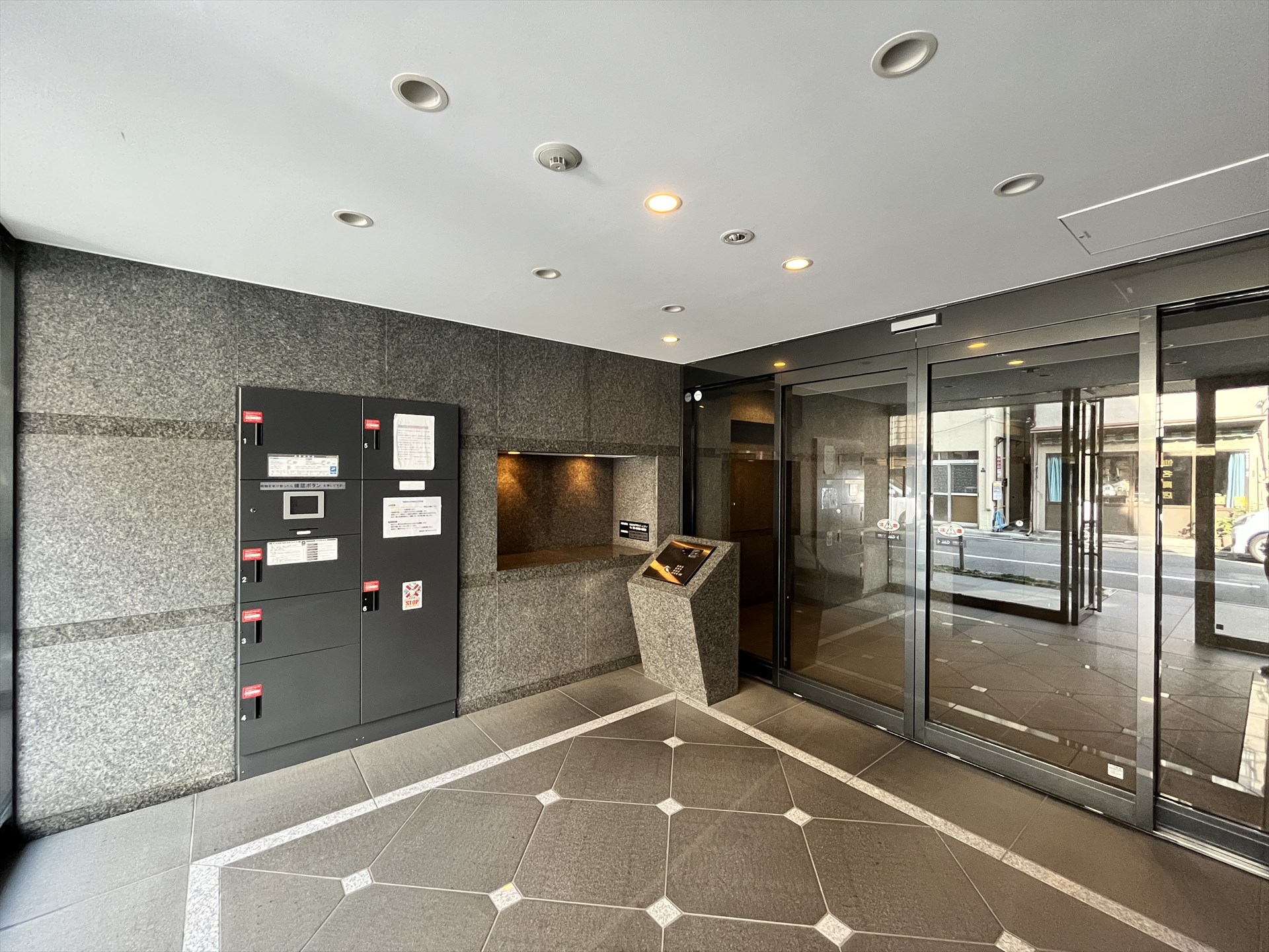 建物エントランス