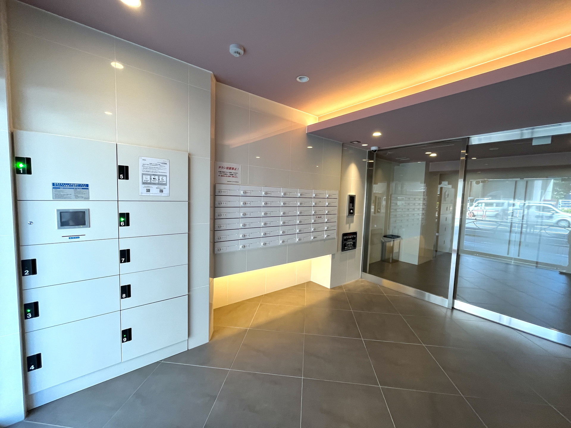 建物エントランス