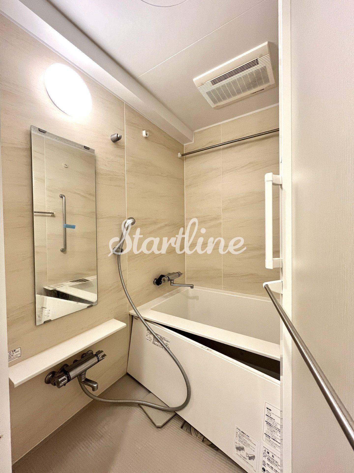 シャワールーム