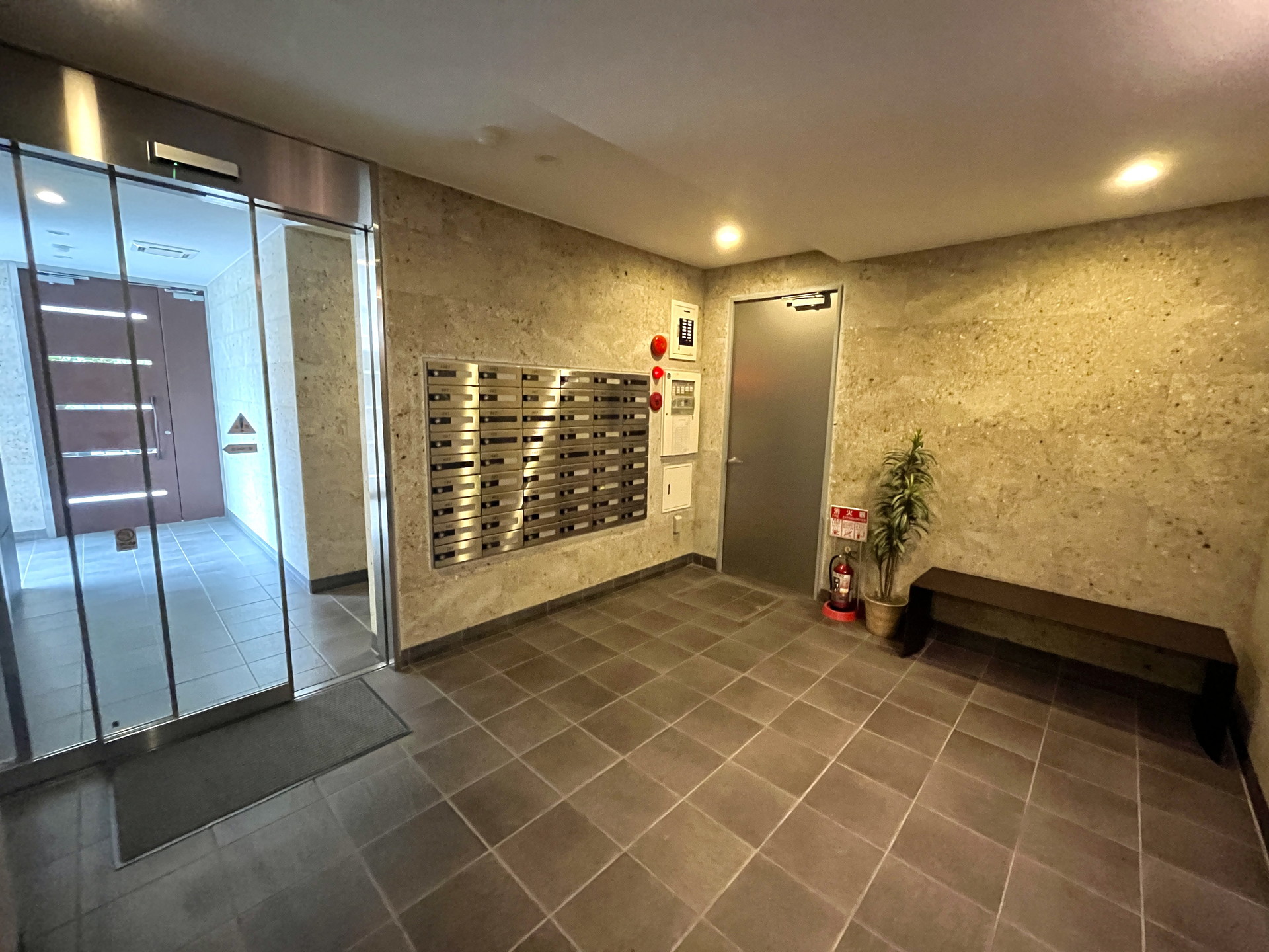 建物エントランス