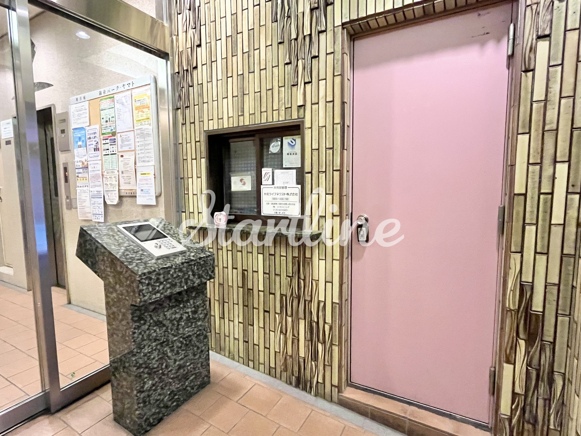 建物エントランス