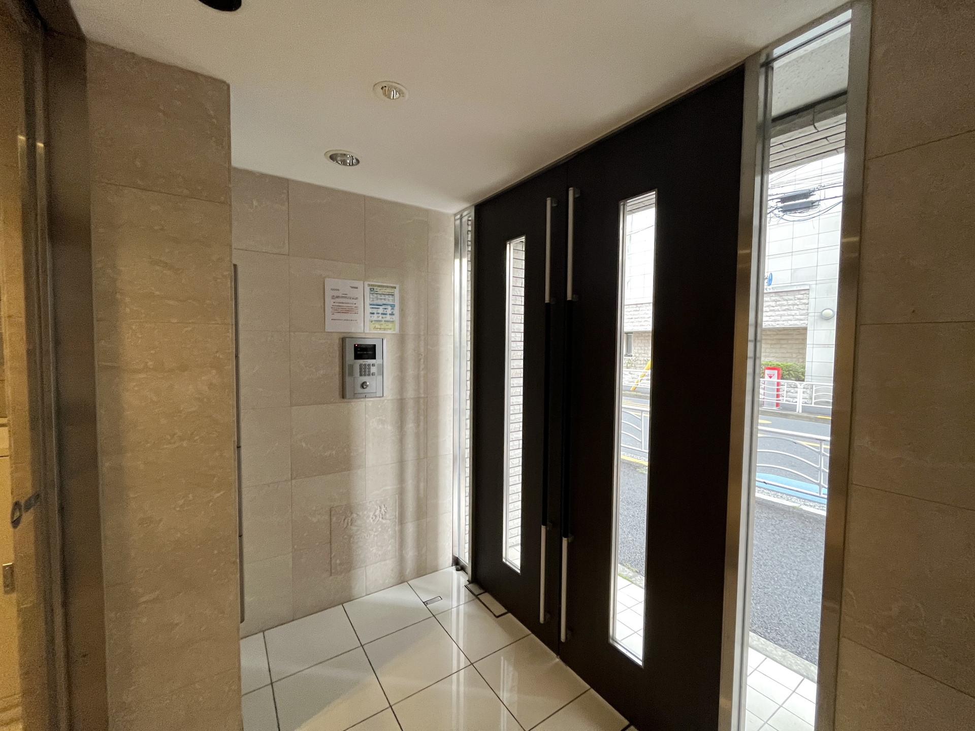 建物エントランス