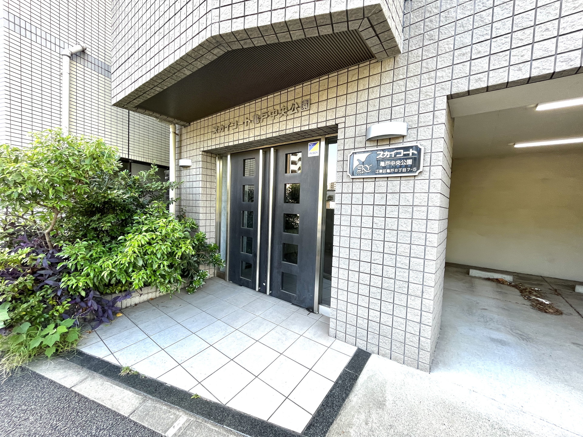 建物エントランス