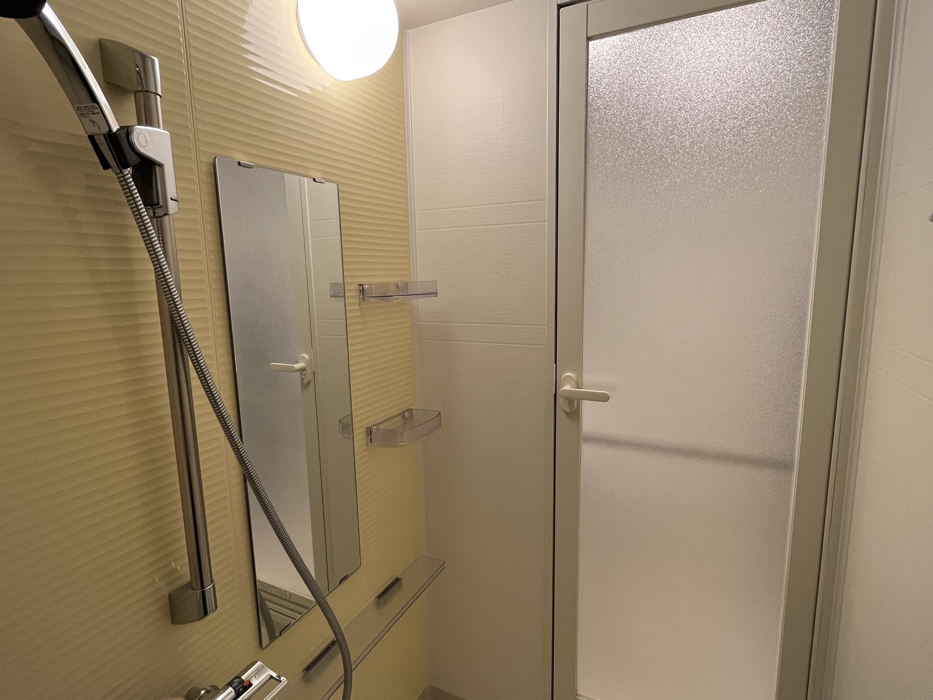 シャワールーム