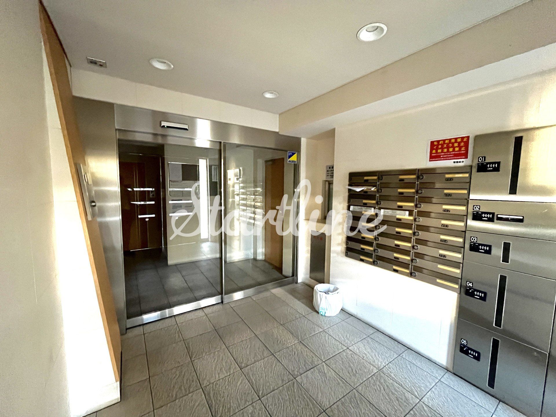 建物エントランス