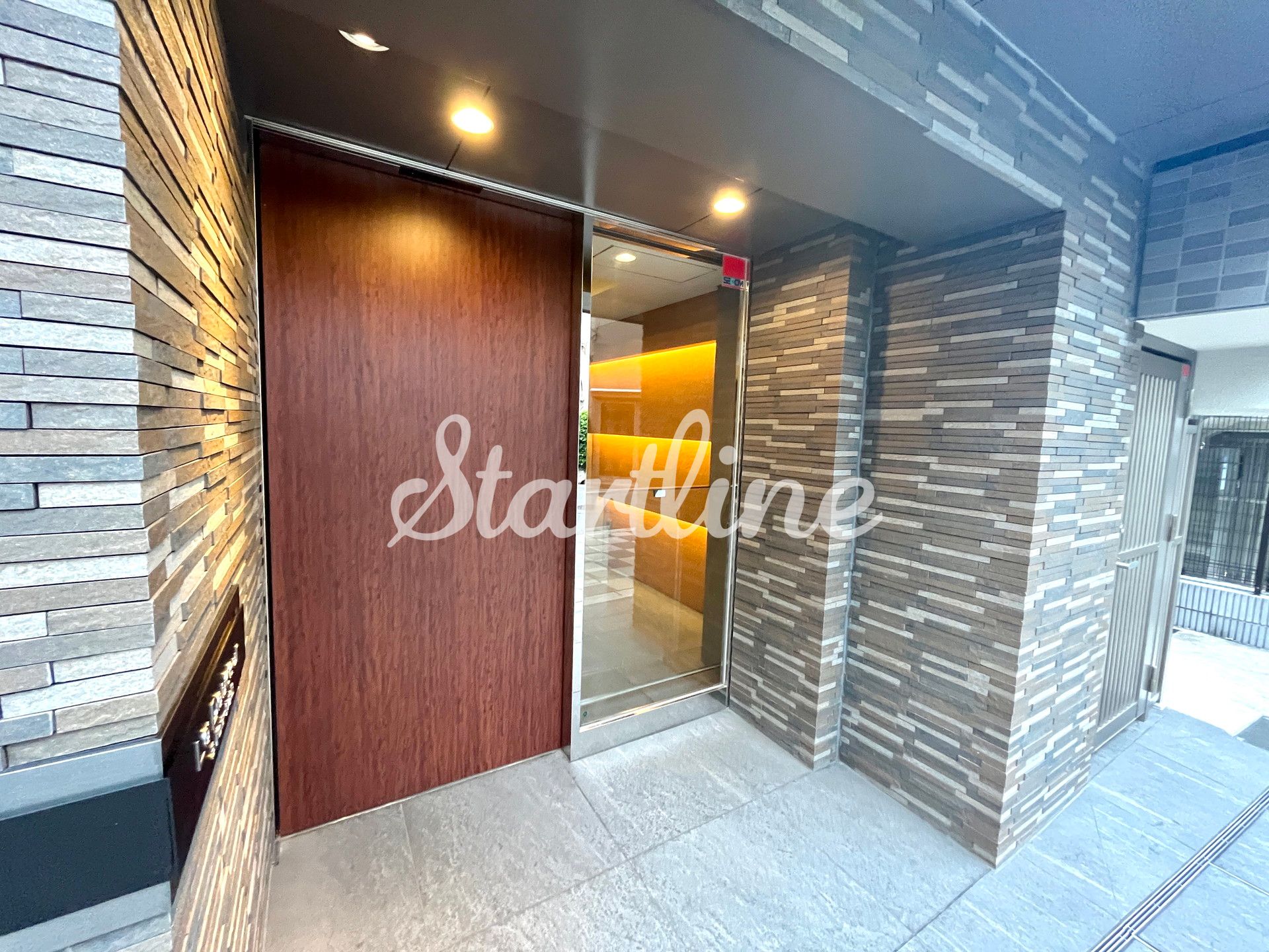 建物エントランス