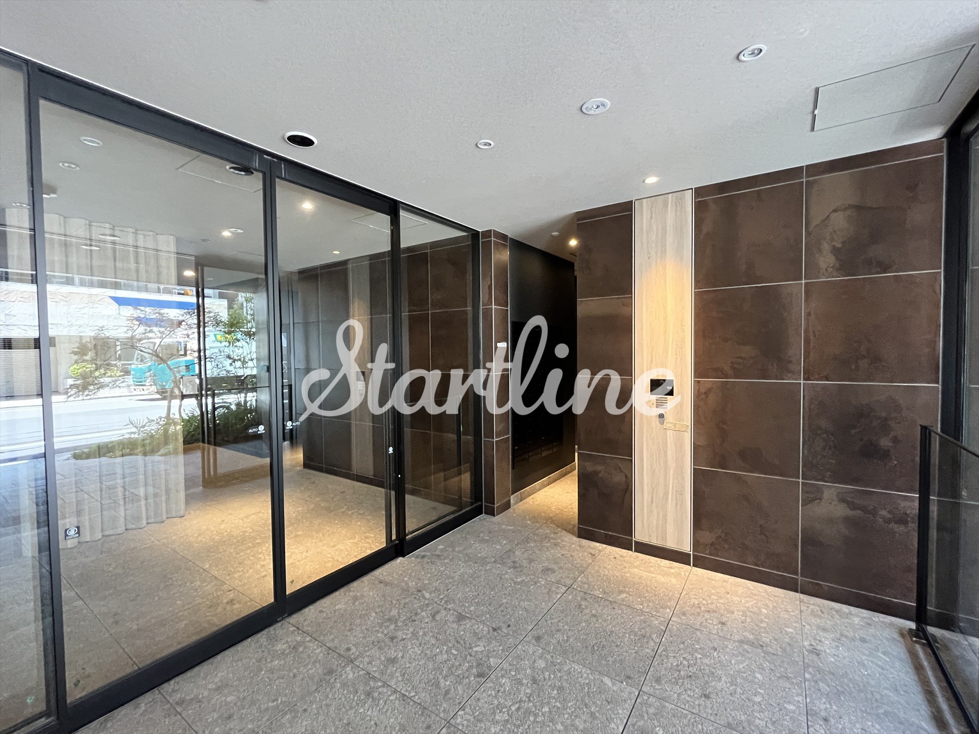 建物エントランス