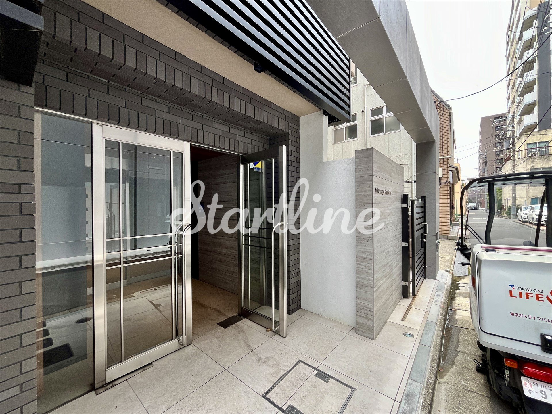 建物エントランス