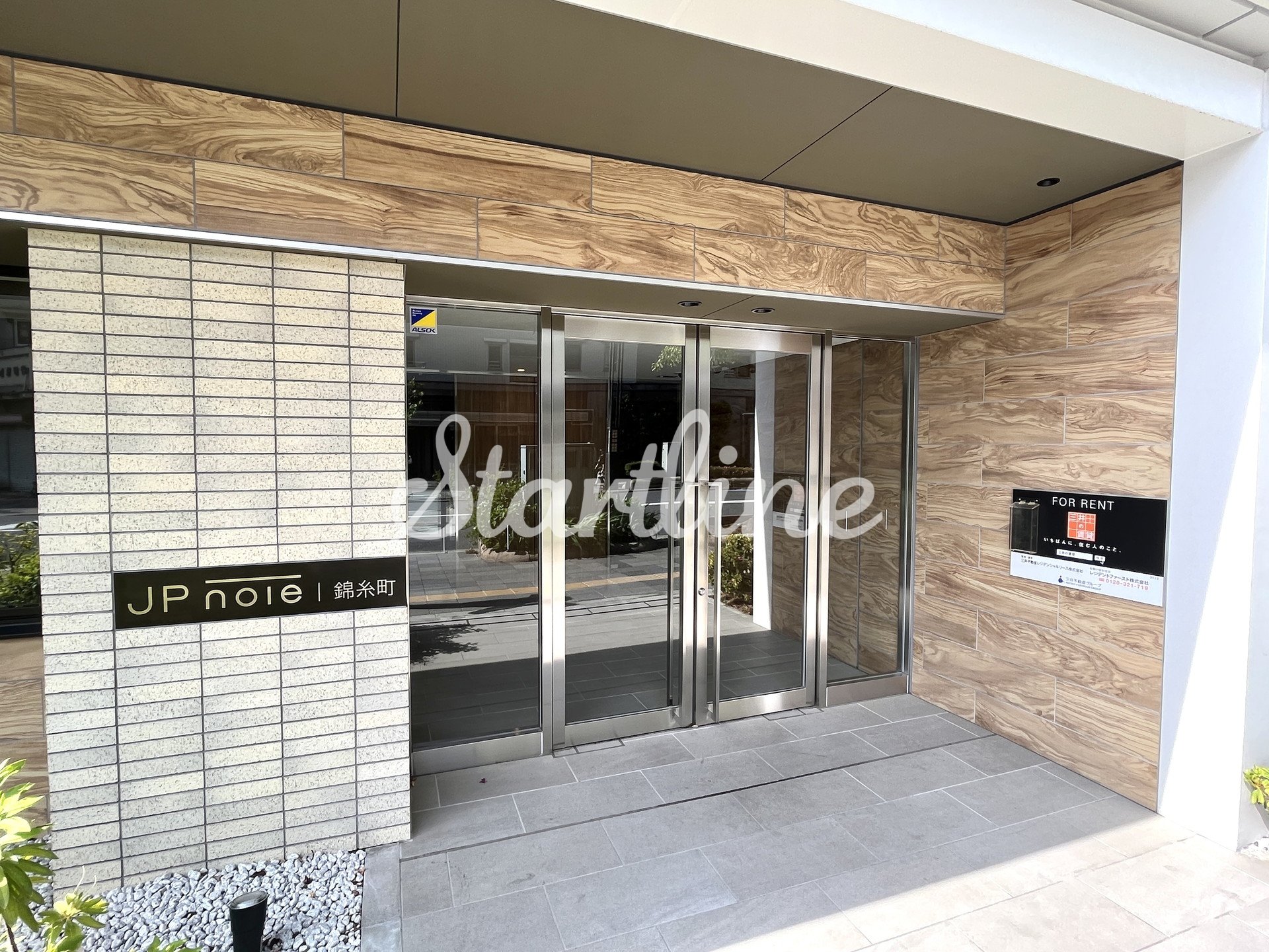 建物エントランス