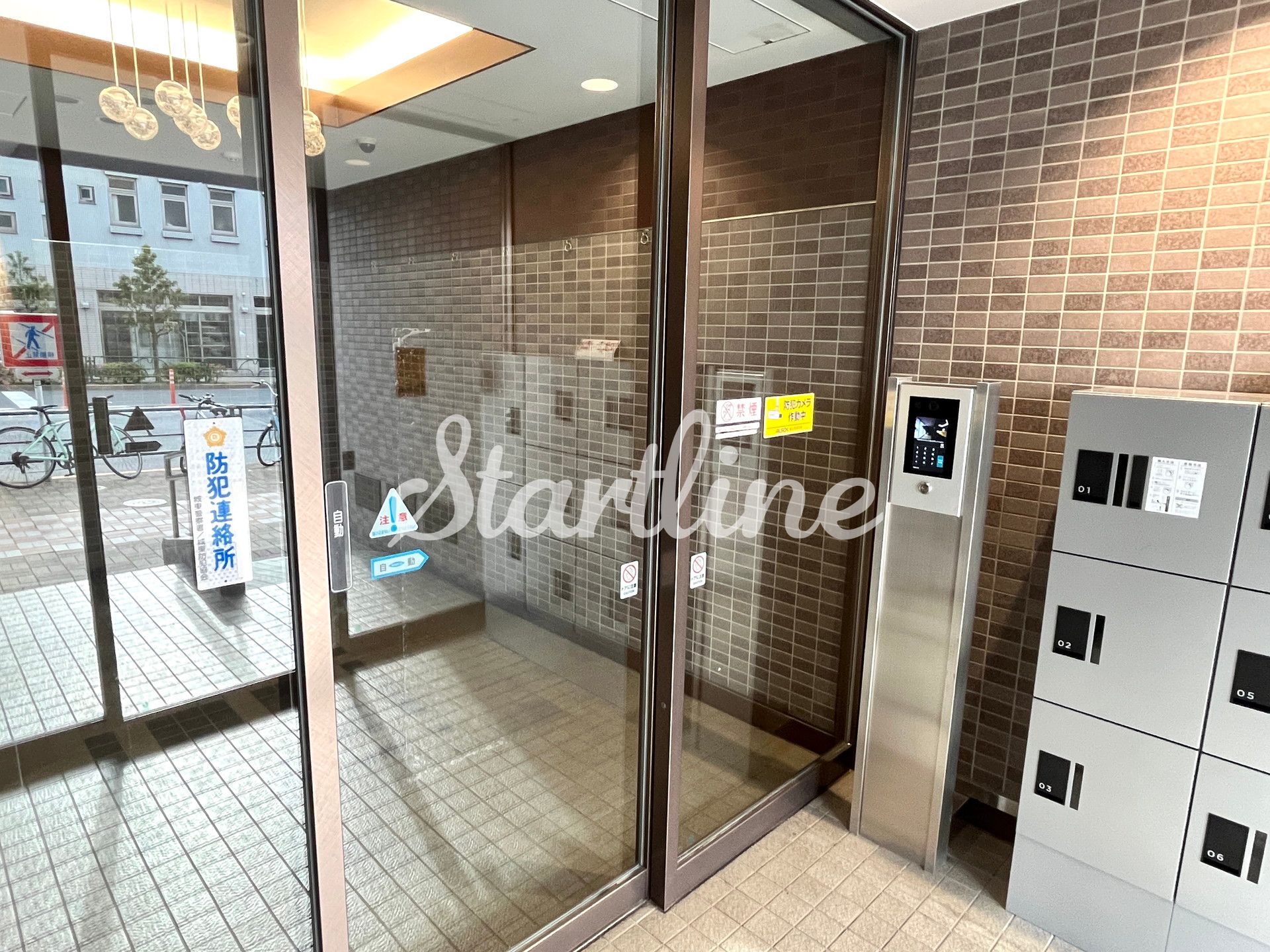 建物エントランス