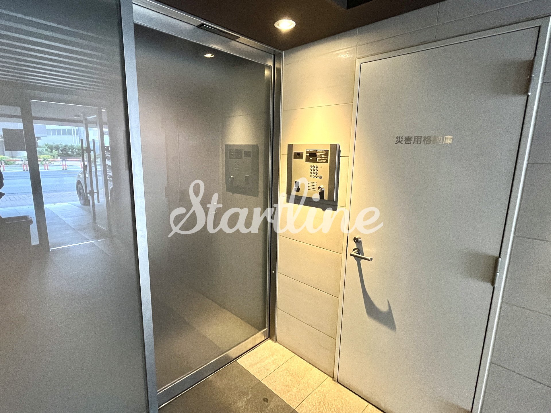 建物エントランス