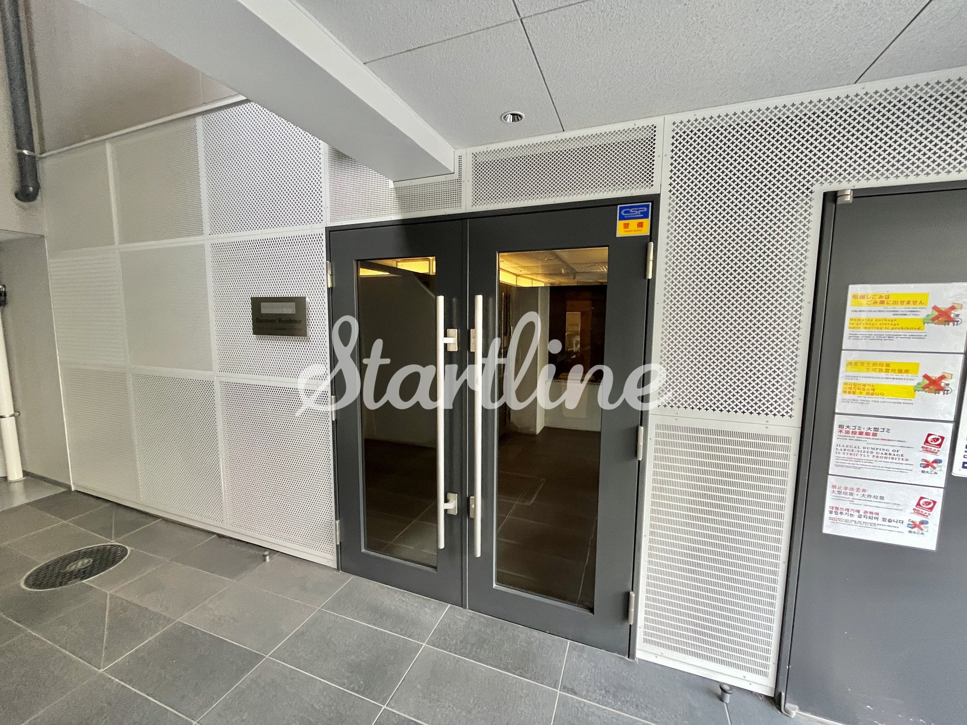 建物エントランス