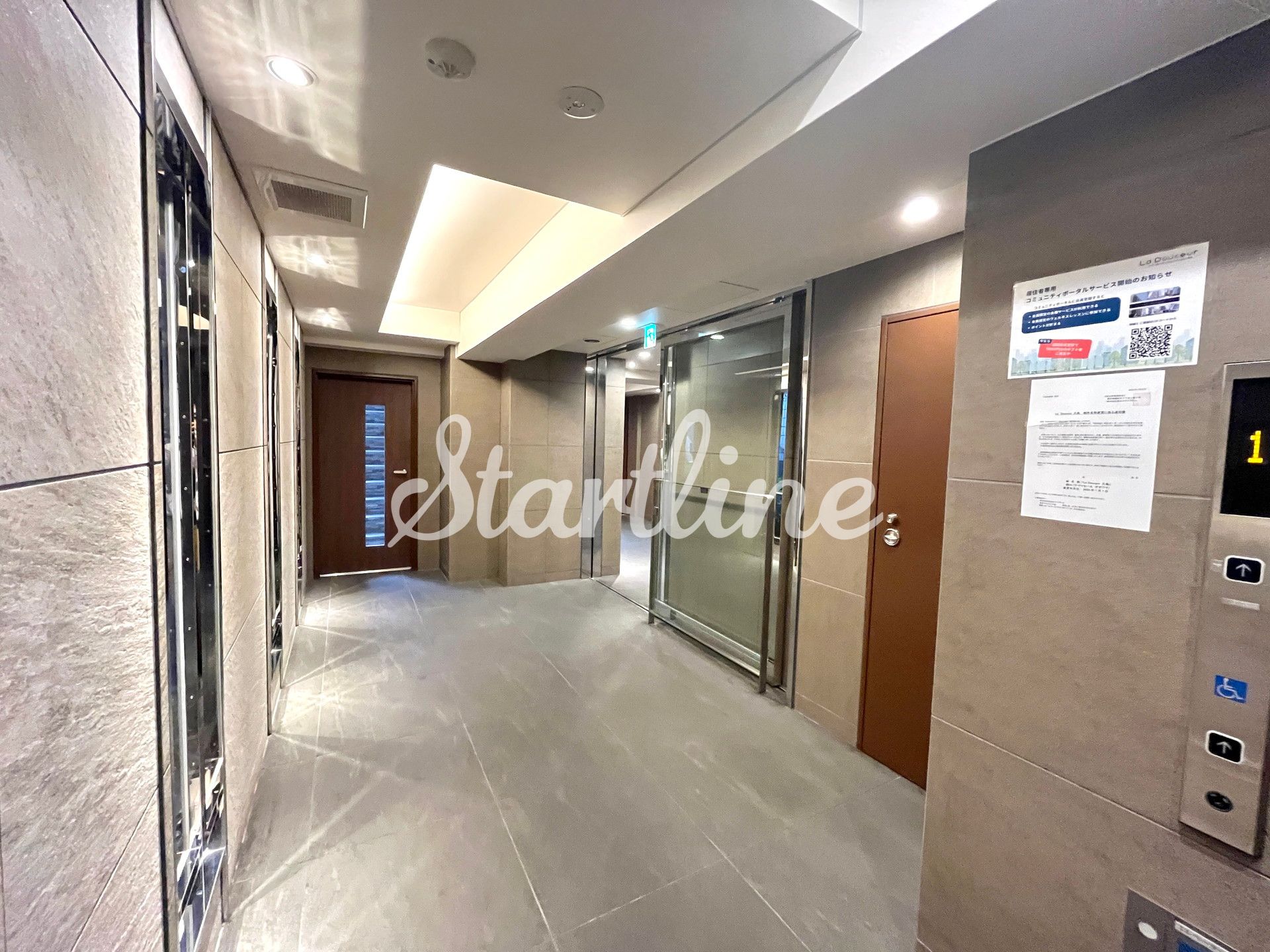 建物エントランス