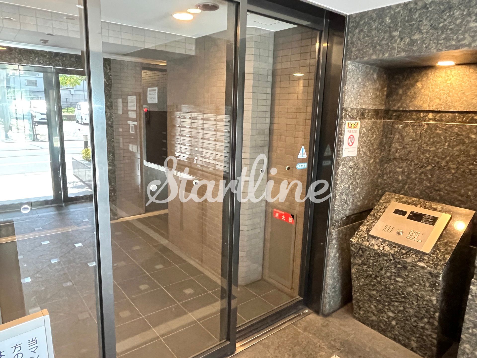 建物エントランス