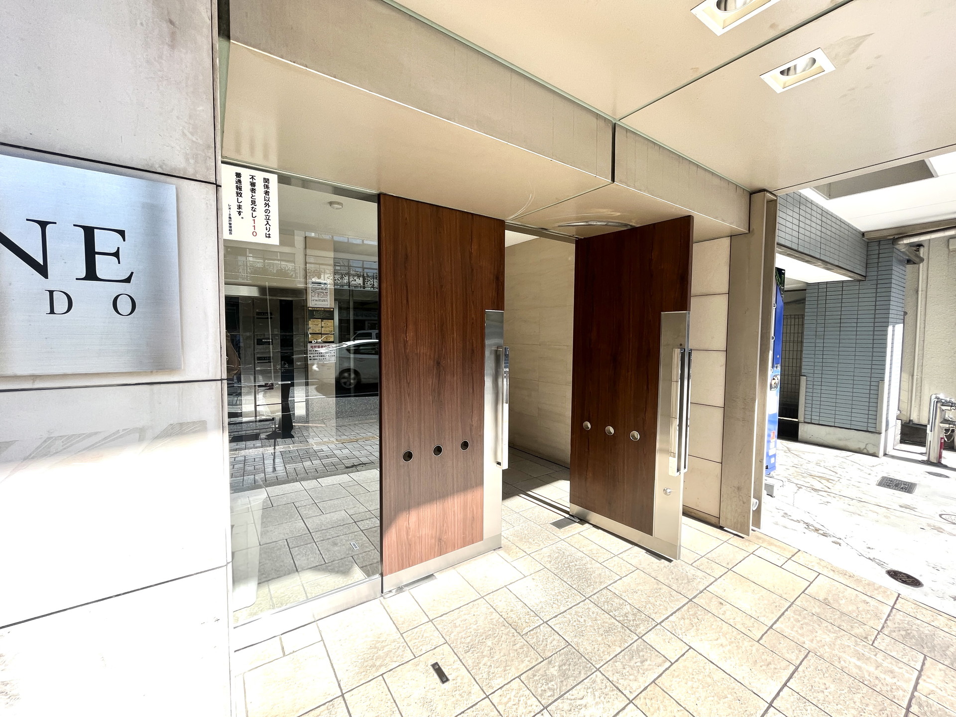 建物エントランス