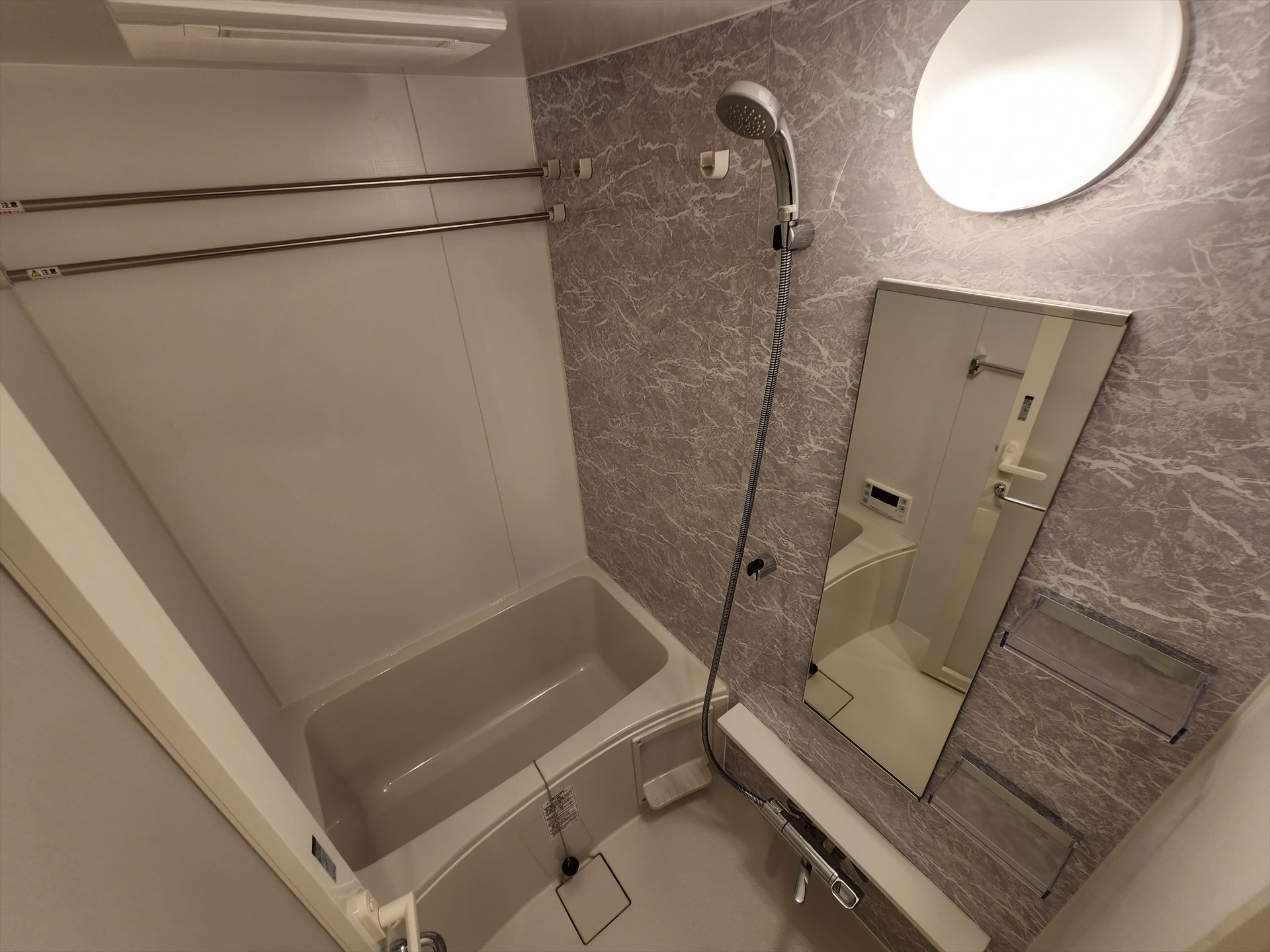 シャワールーム