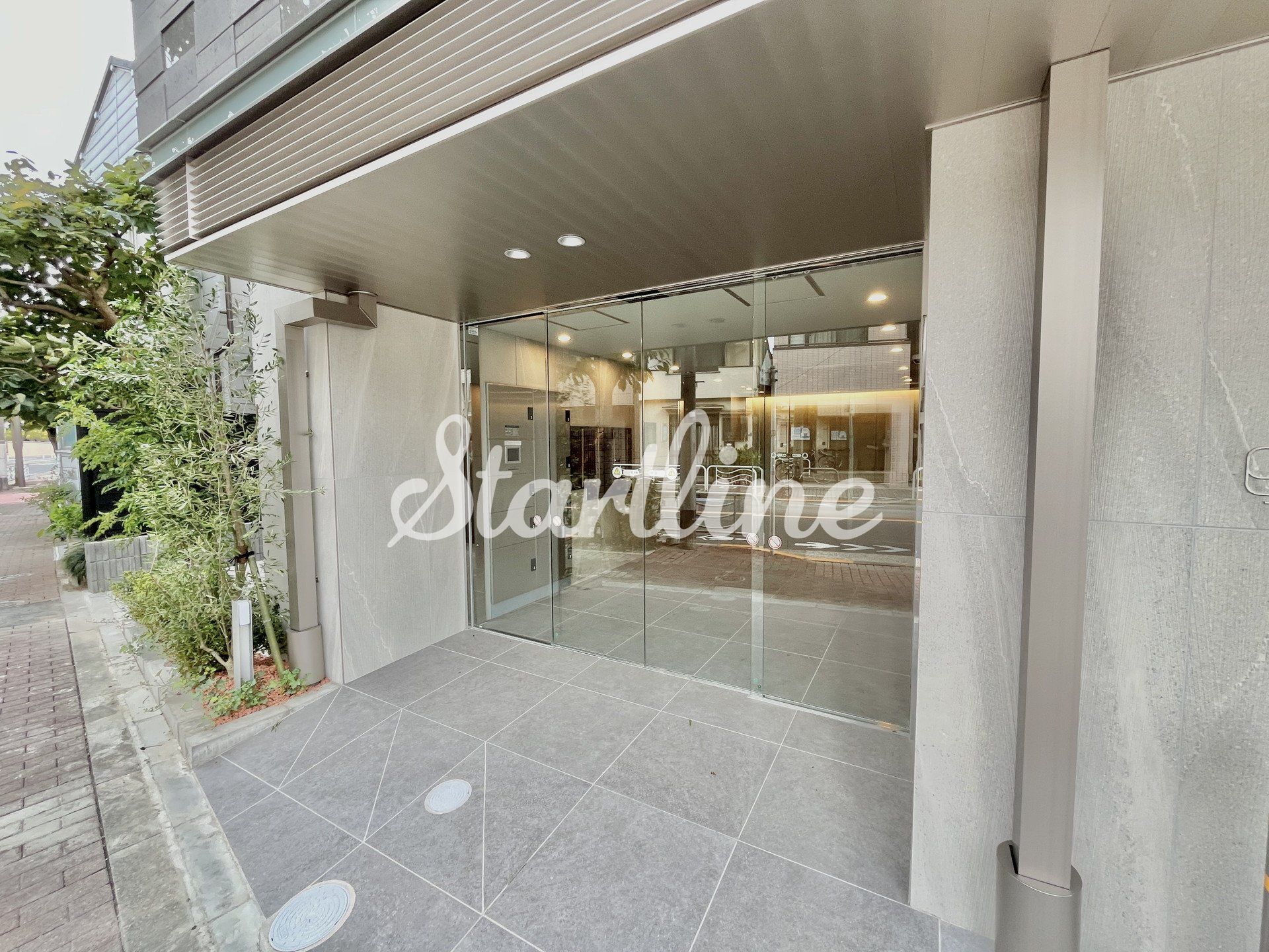 建物エントランス