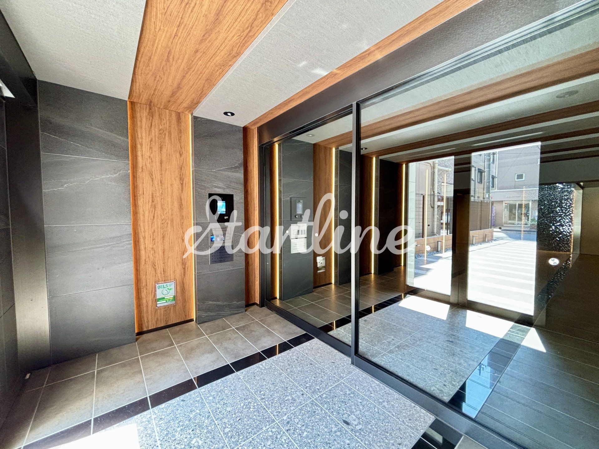 建物エントランス