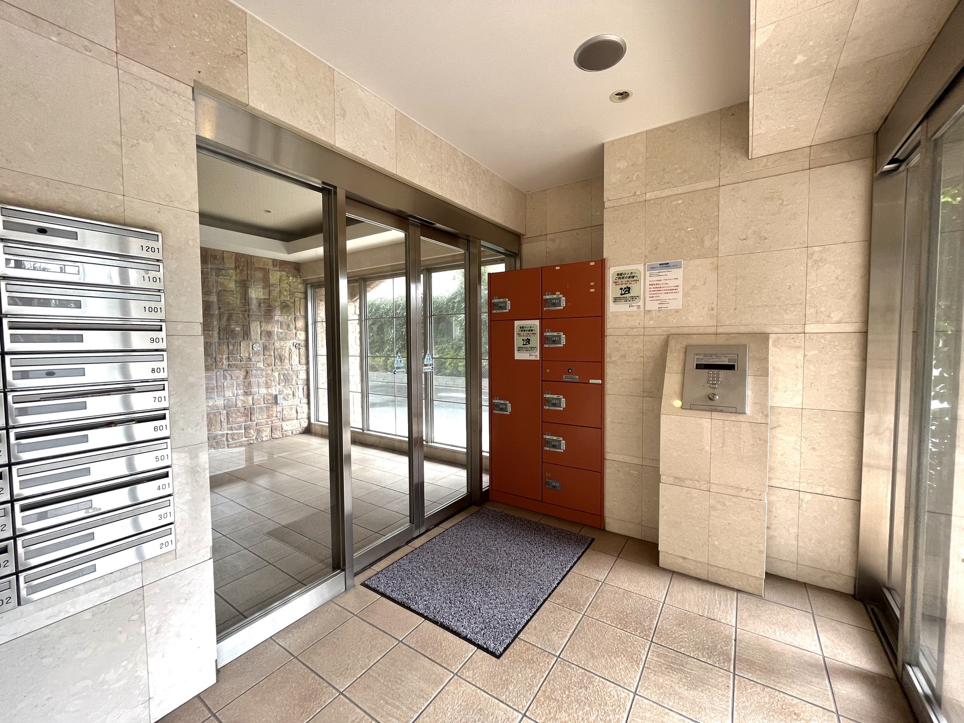 建物エントランス