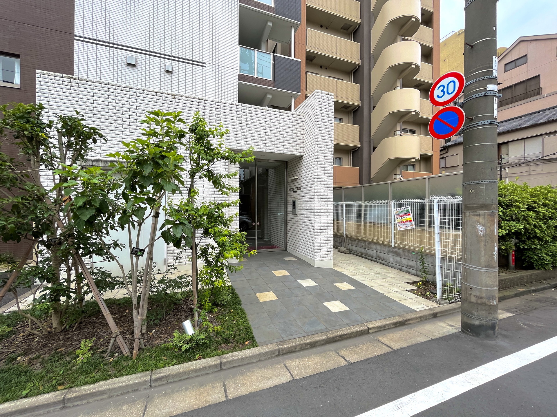 建物エントランス