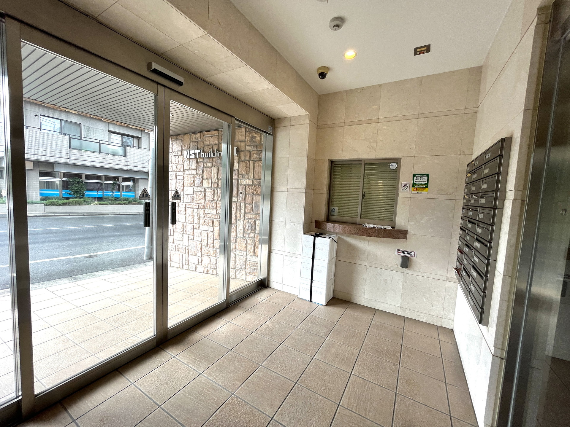 建物エントランス