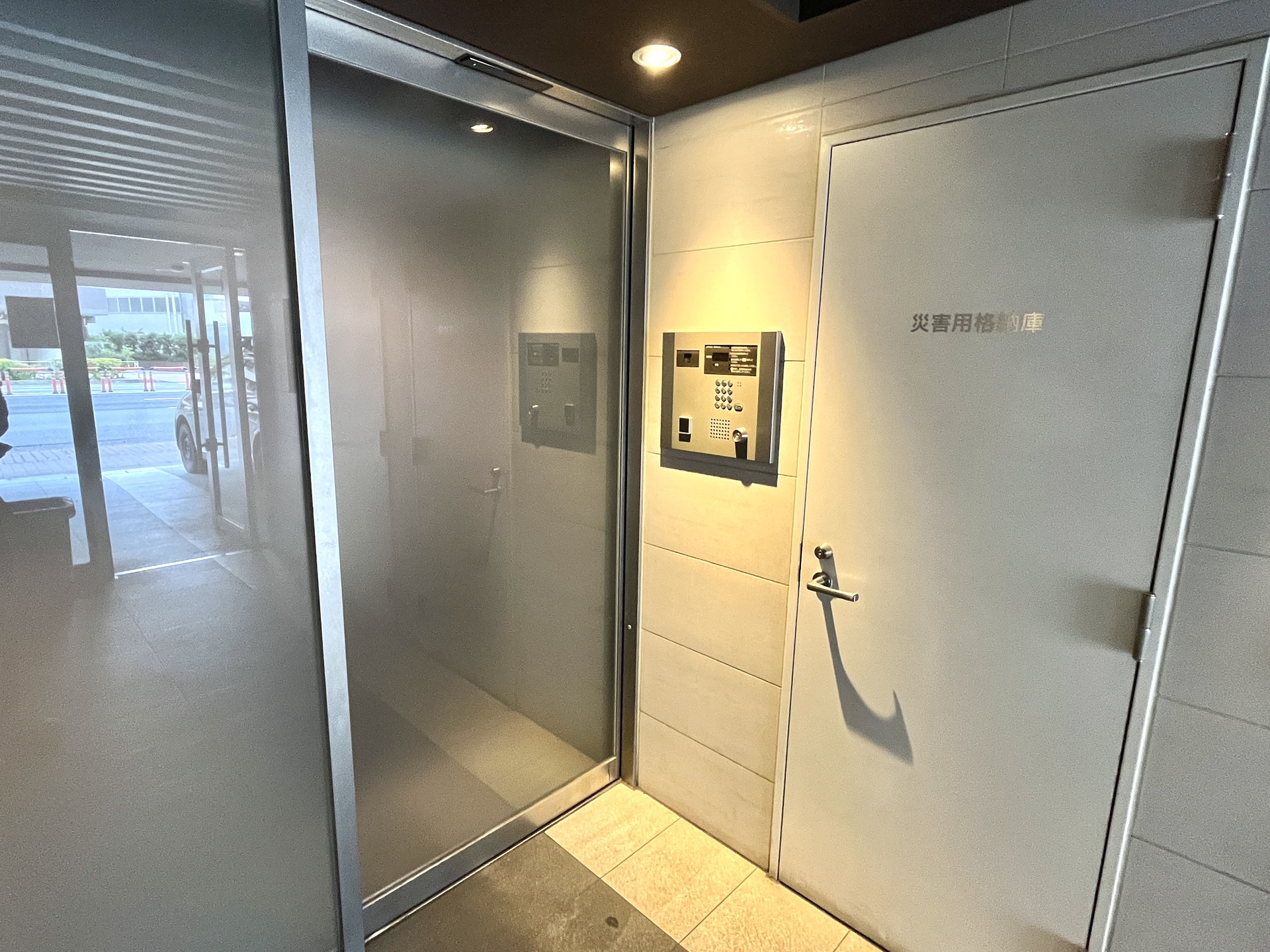 建物エントランス