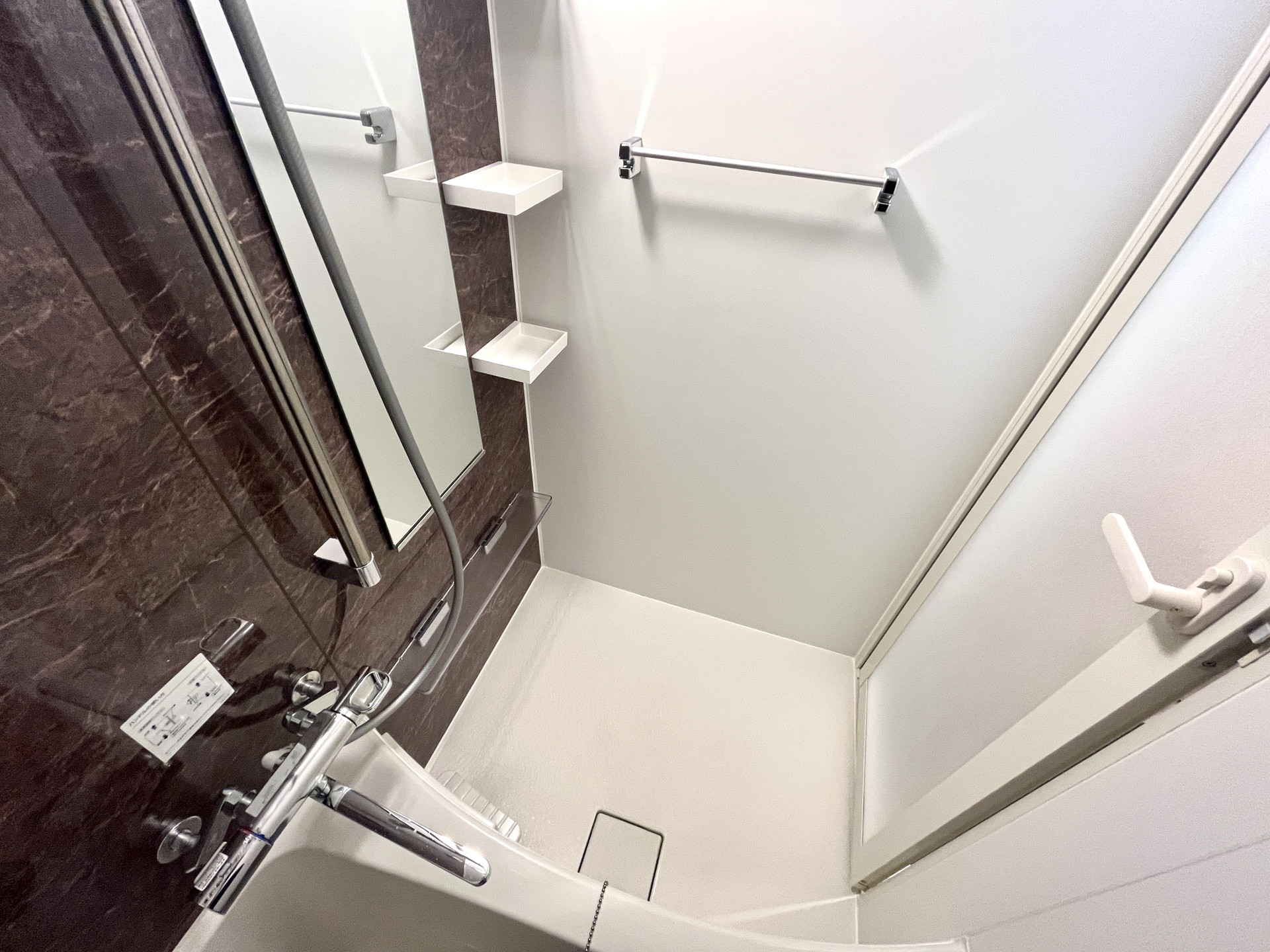 シャワールーム