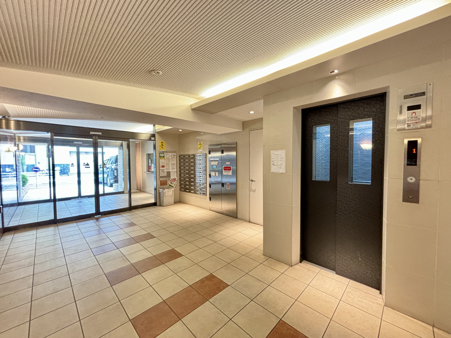 建物エントランス