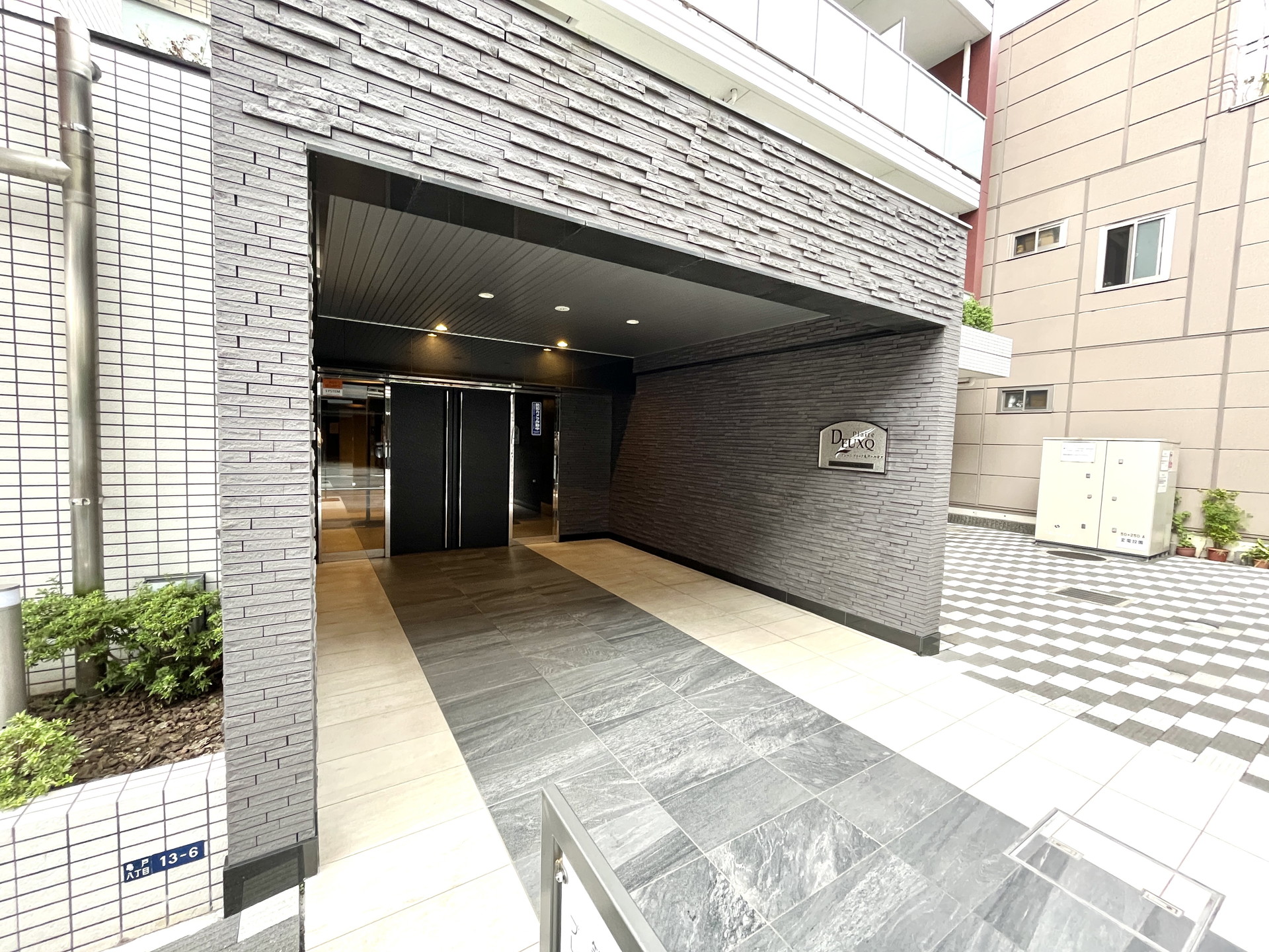 建物エントランス