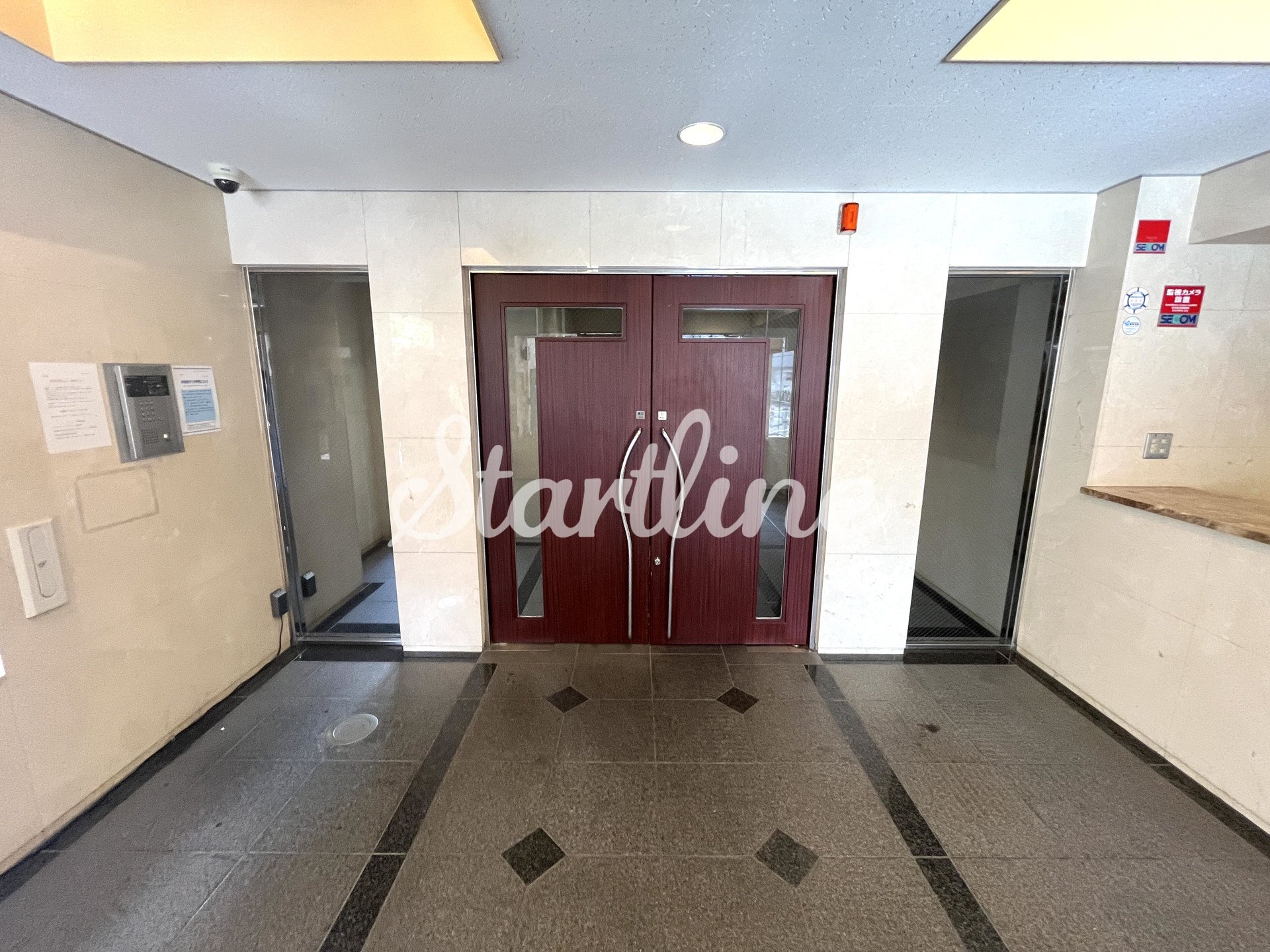 建物エントランス