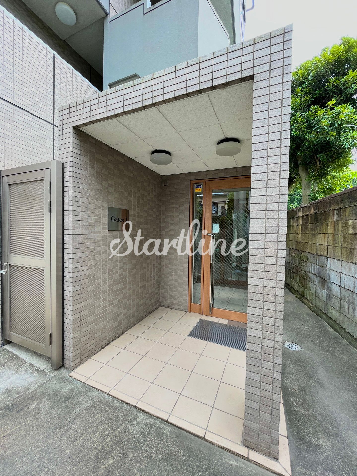 建物エントランス