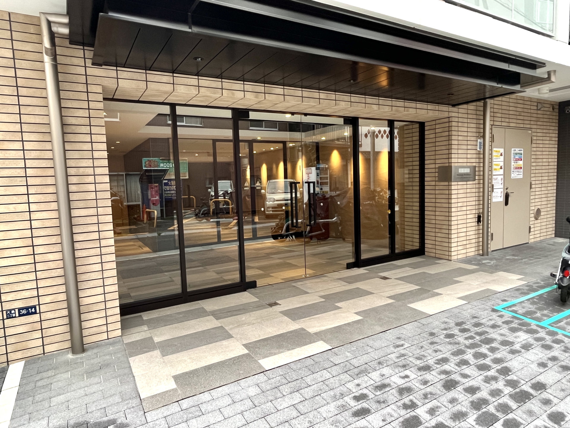 建物エントランス