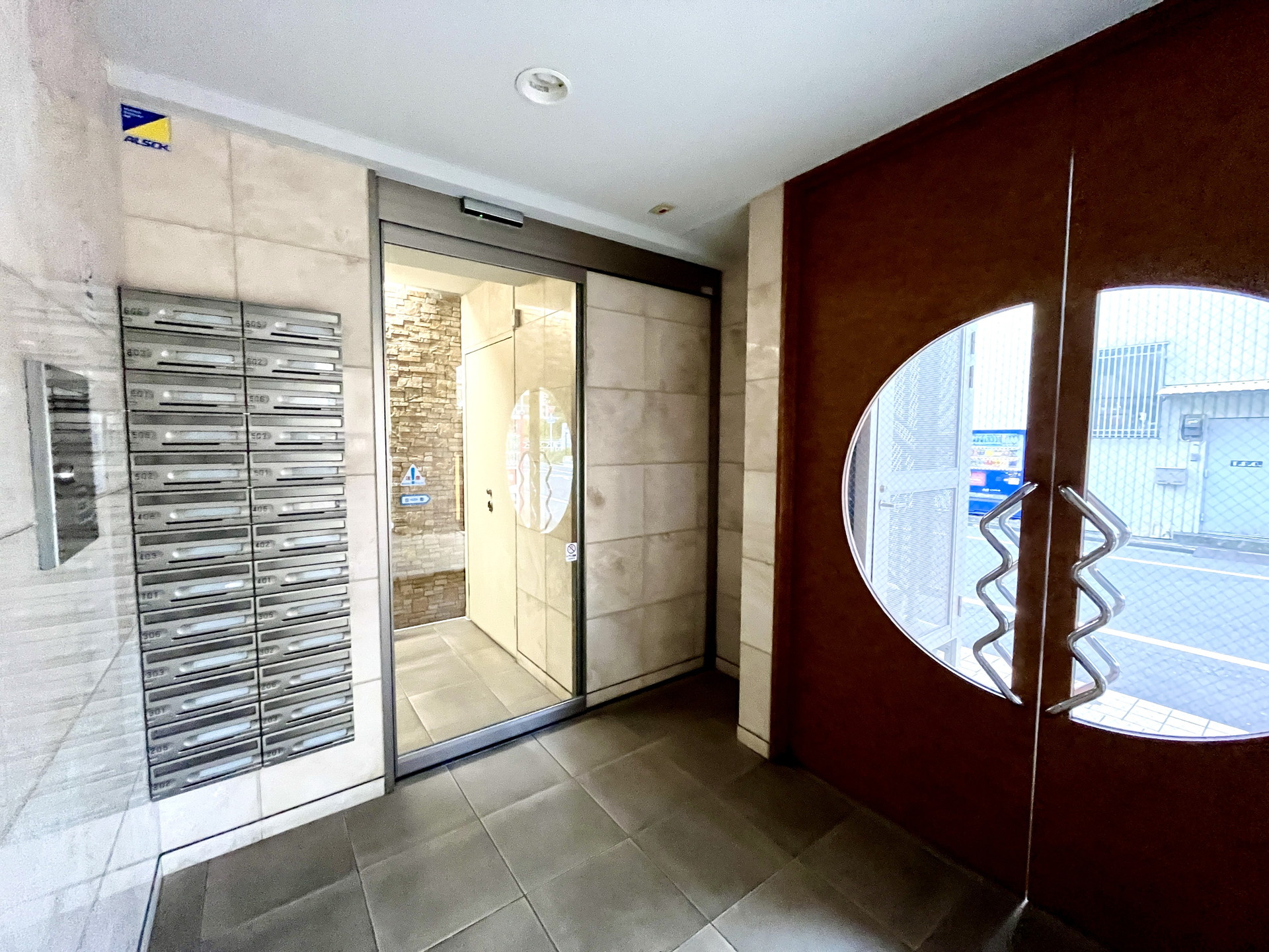 建物エントランス