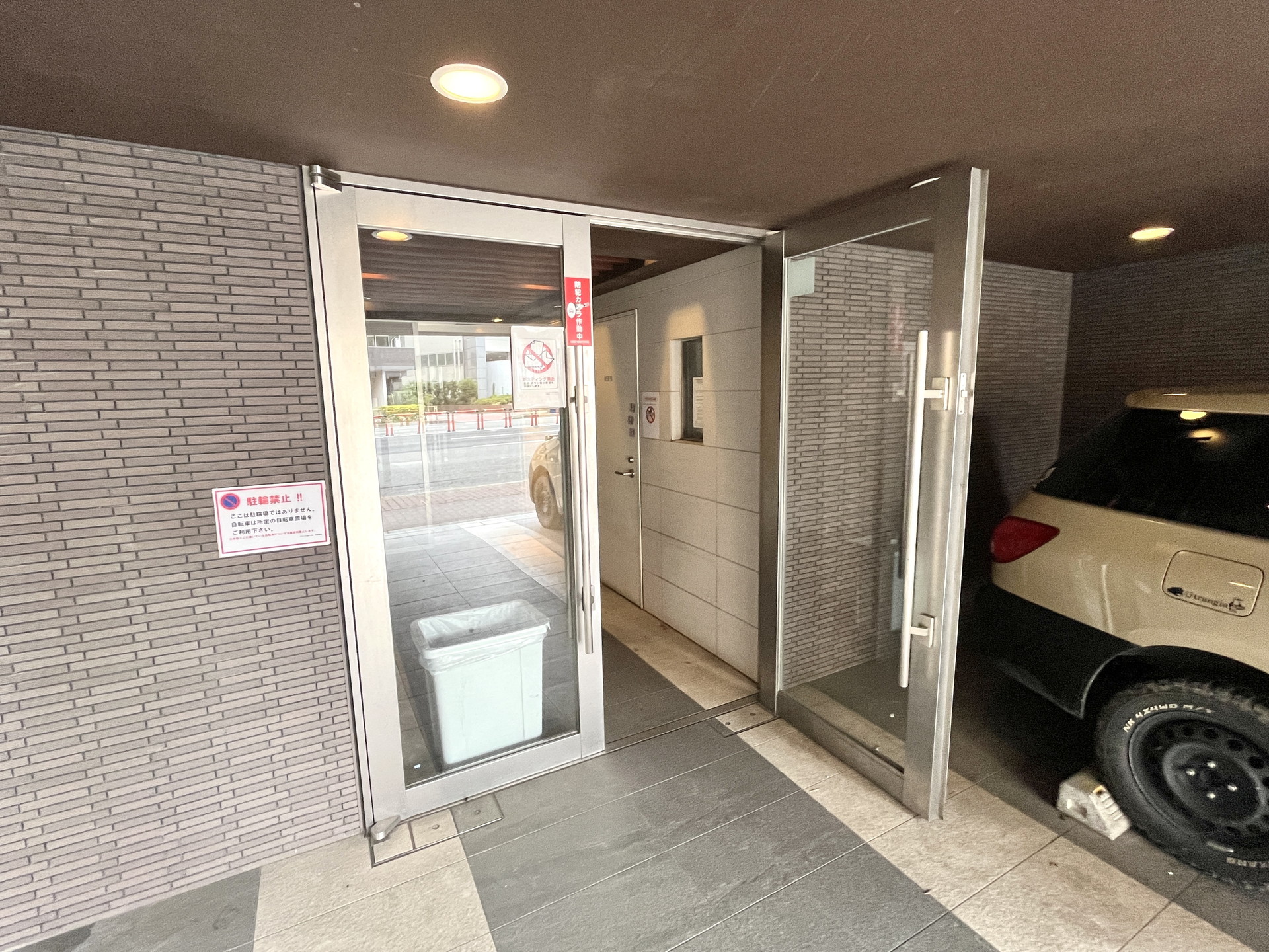 建物エントランス