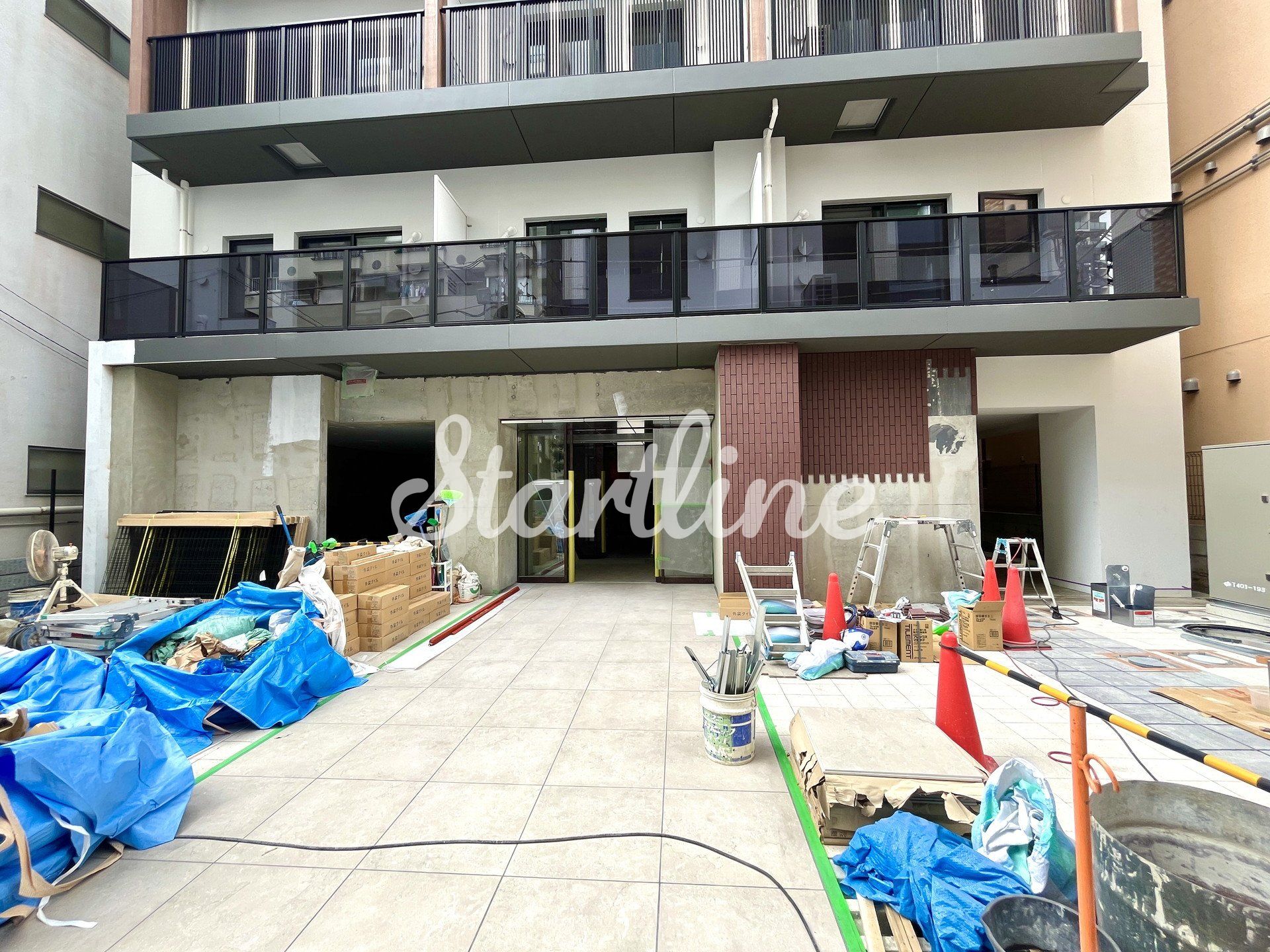 建物エントランス