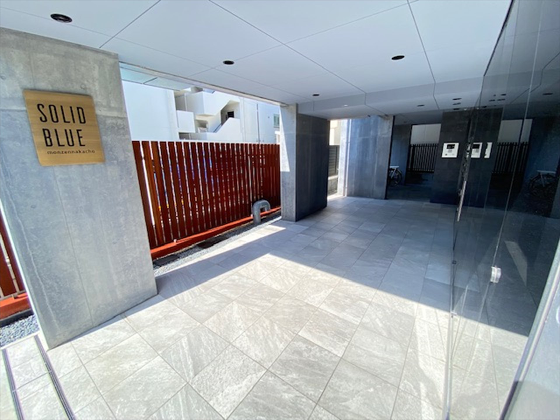 建物エントランス