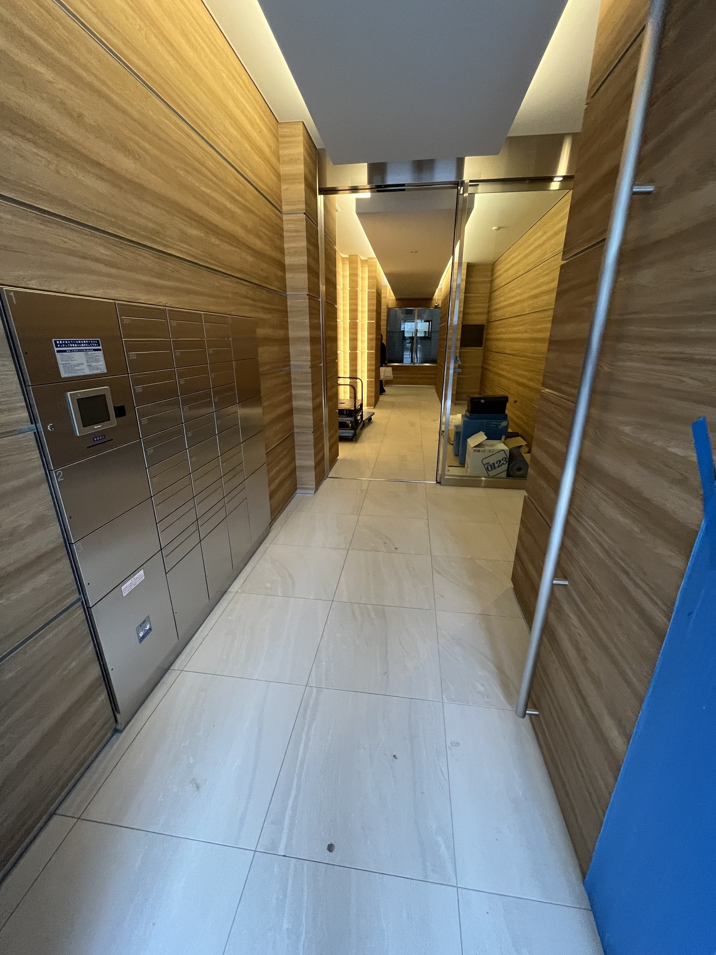 建物エントランス