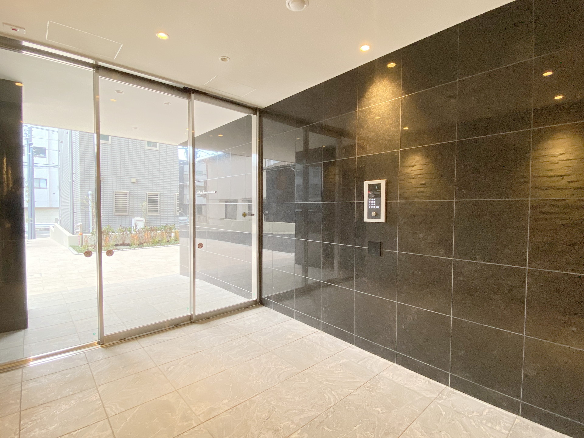 建物エントランス
