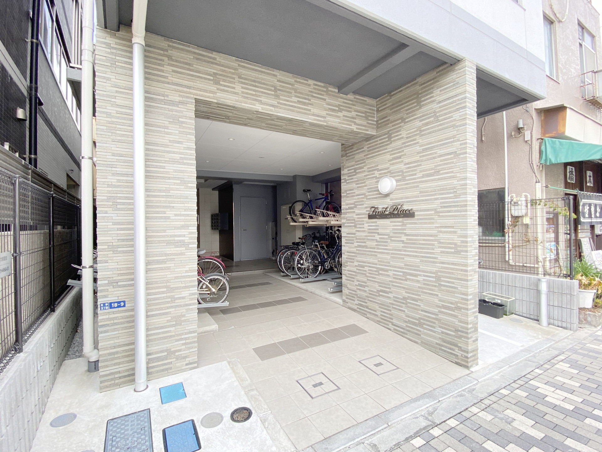 建物エントランス