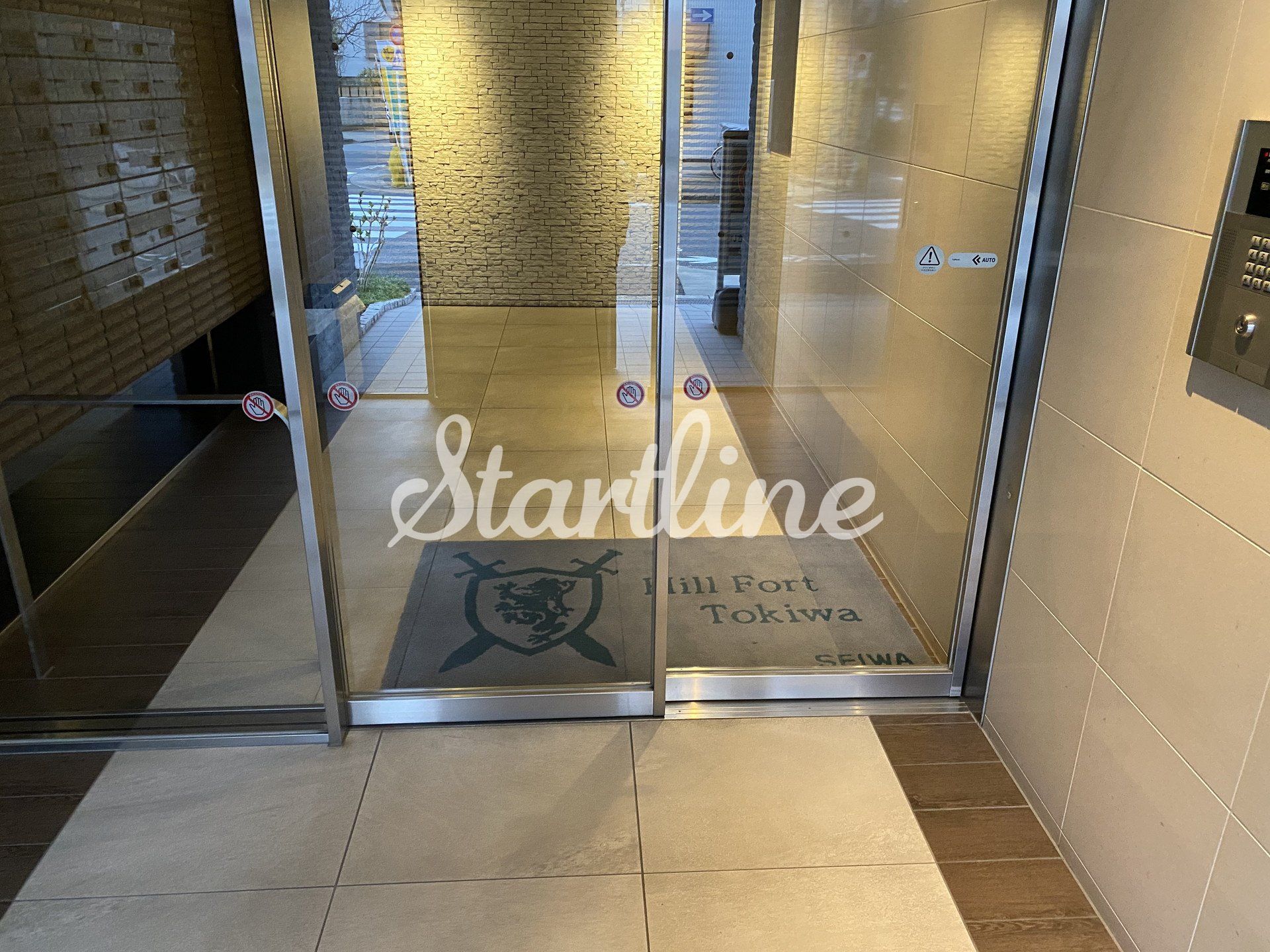 建物エントランス