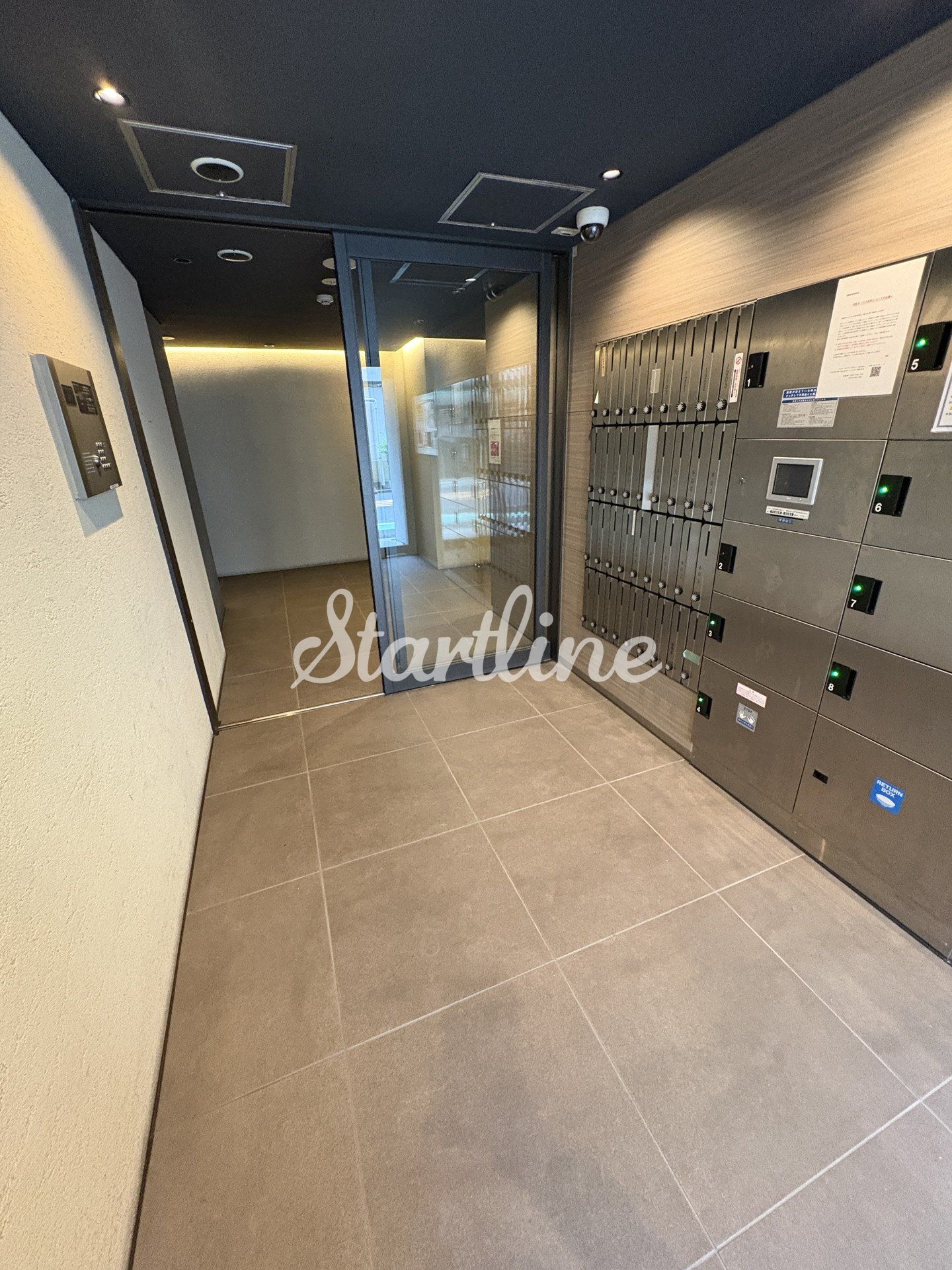 建物エントランス