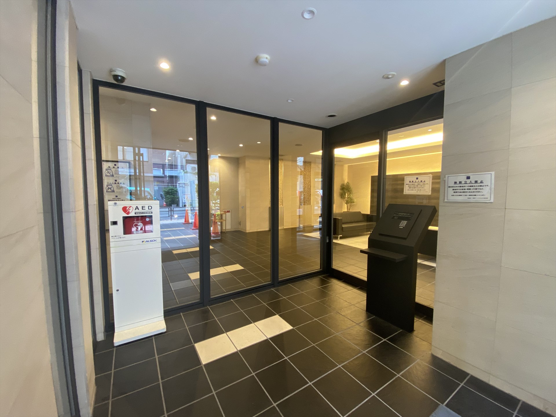 建物エントランス