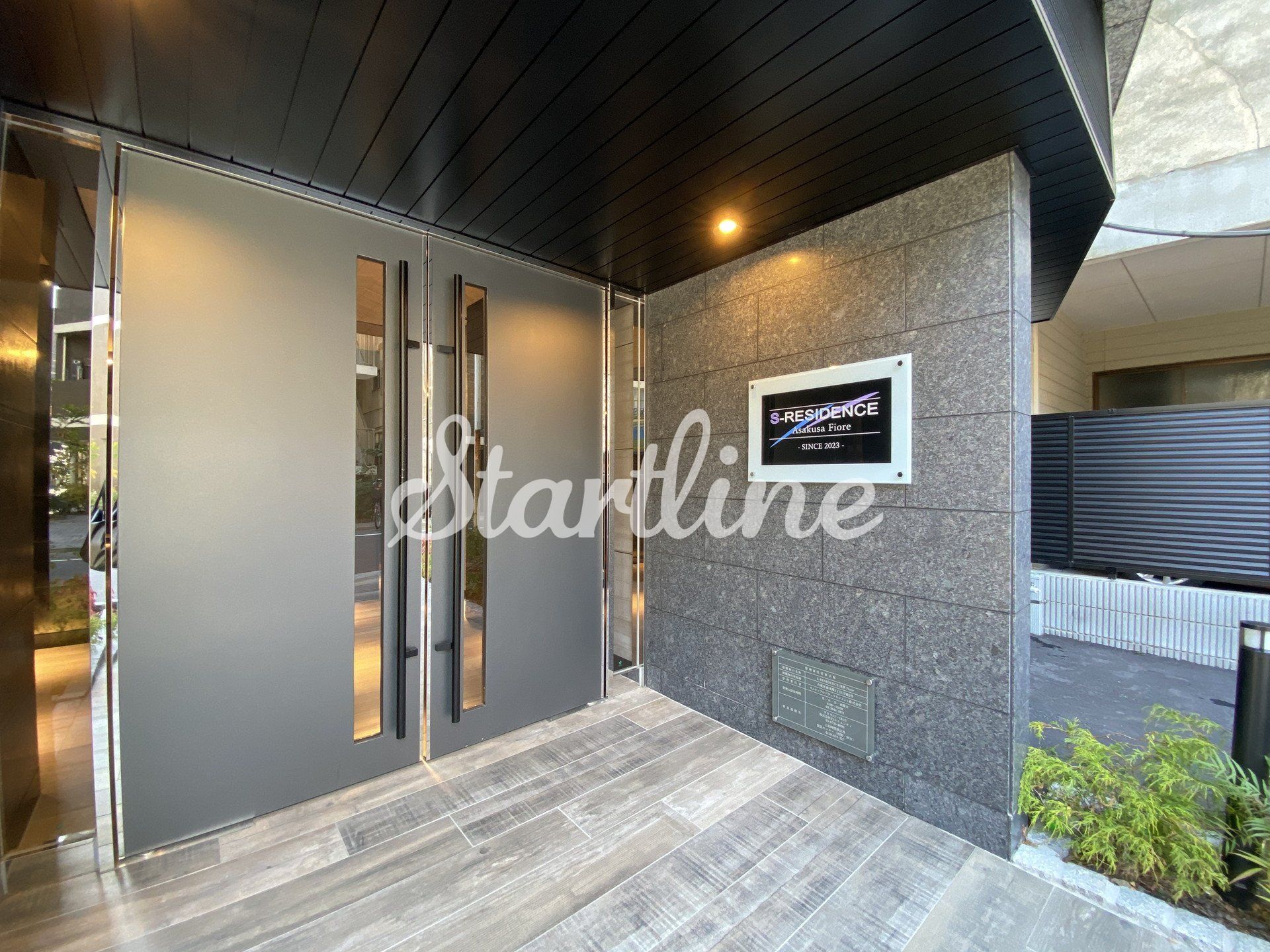 建物エントランス