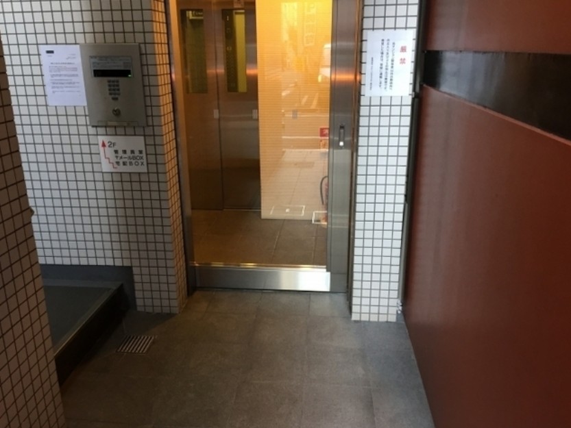 建物エントランス