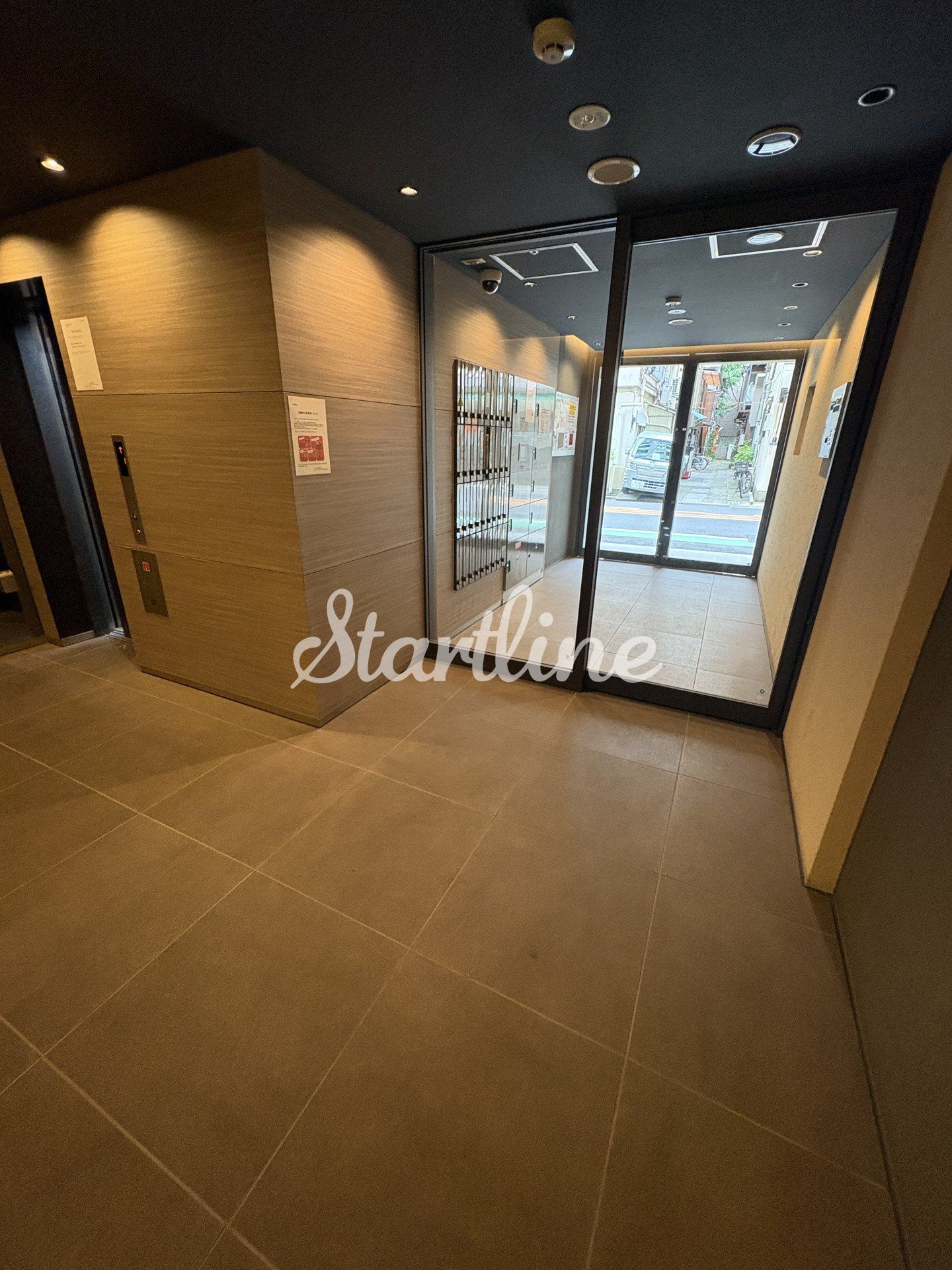 建物エントランス