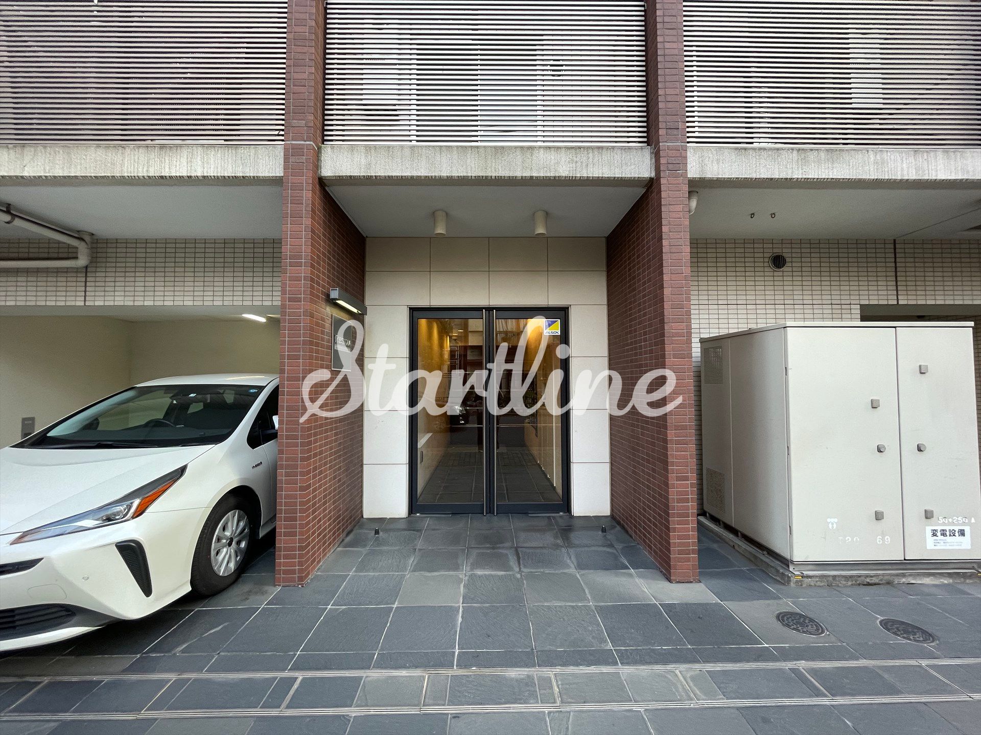 建物エントランス