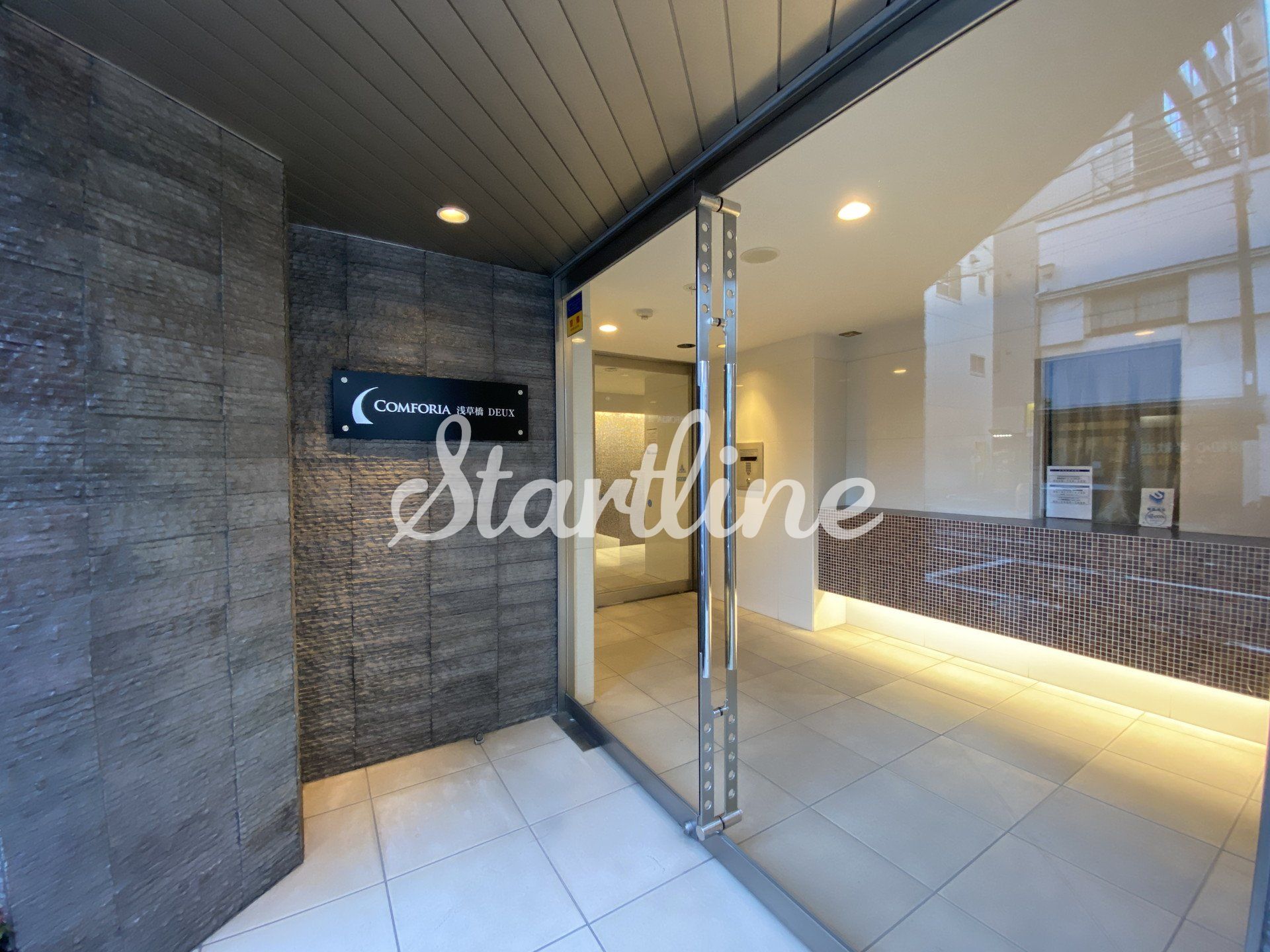 建物エントランス