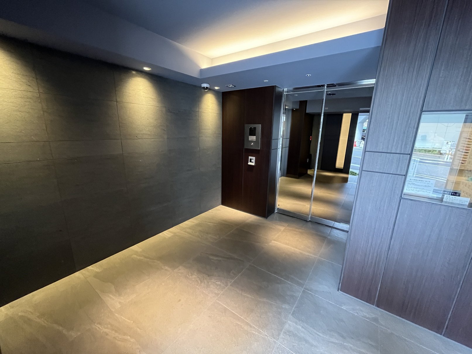 建物エントランス