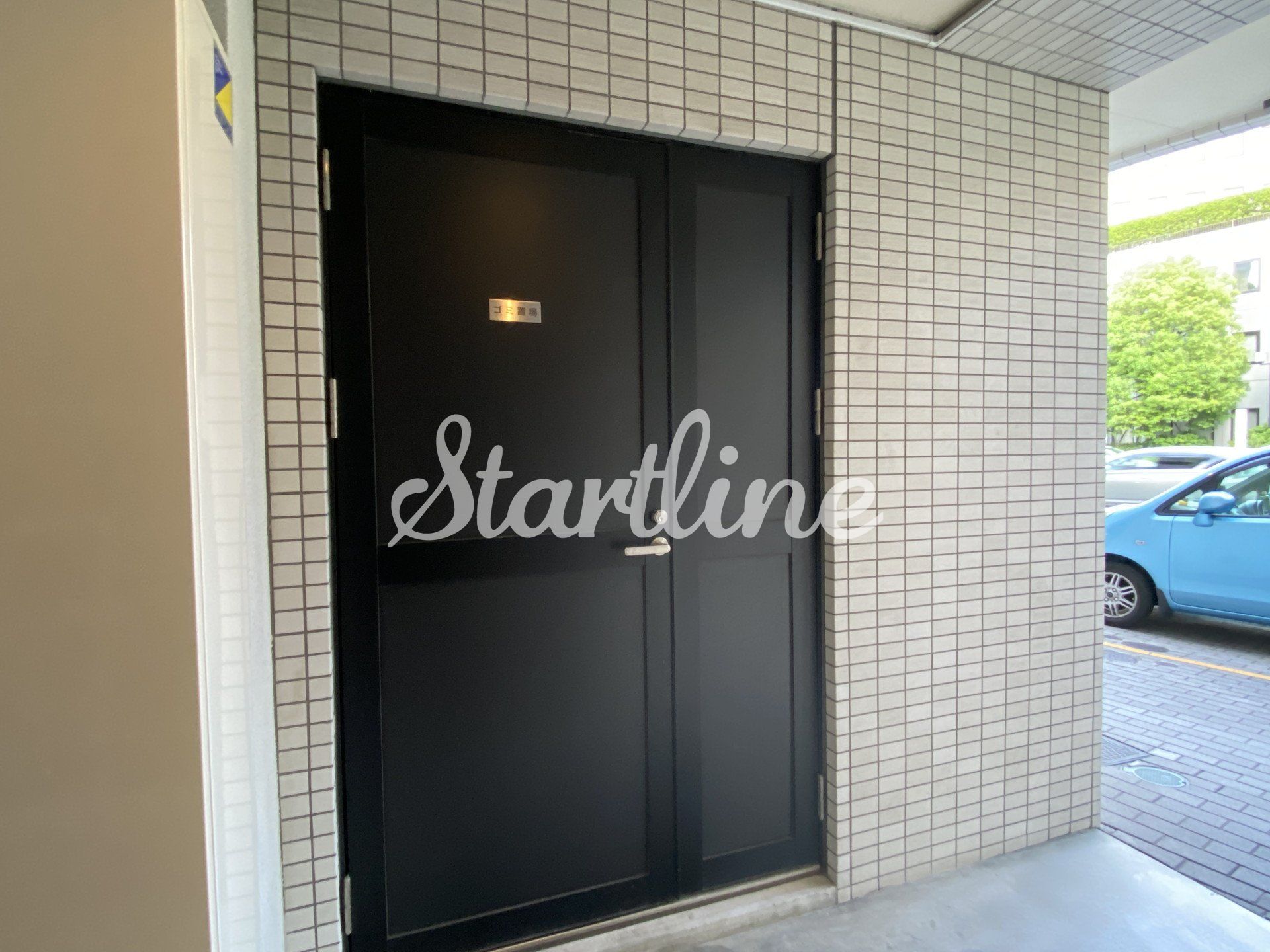 建物エントランス